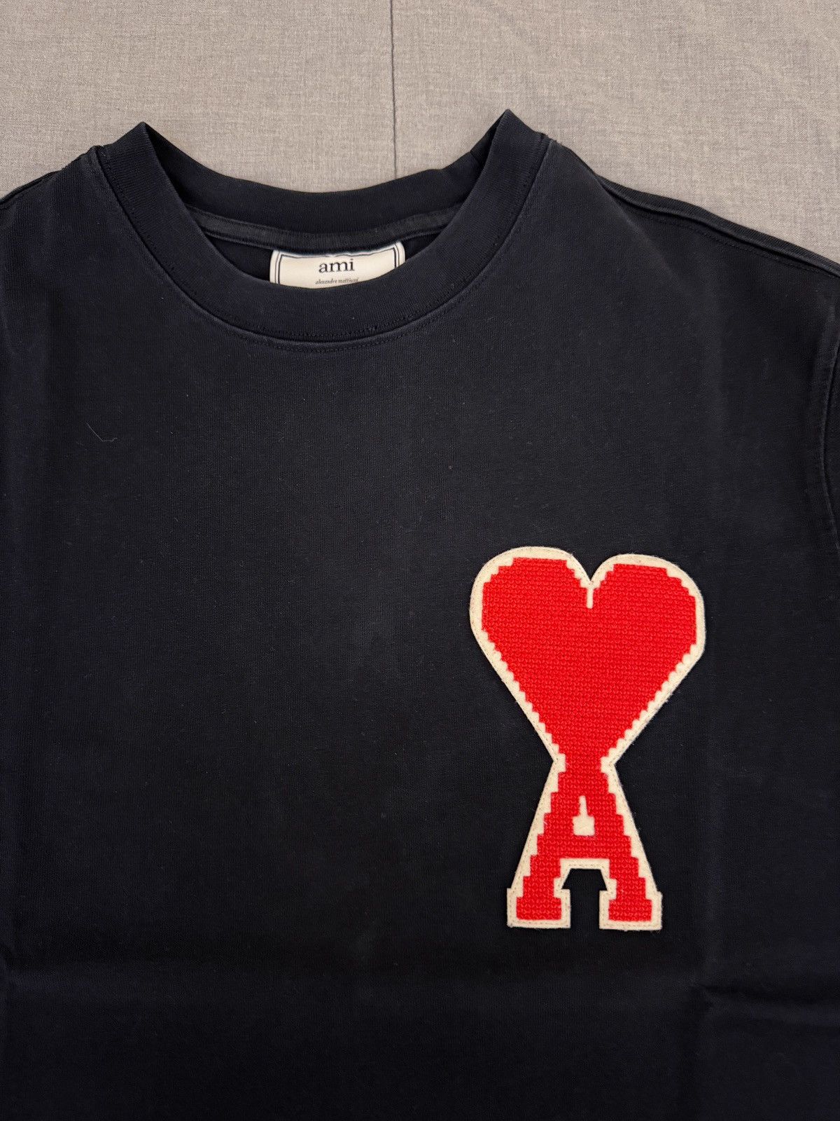 AMI AMI PARIS Navy Blue Color Red Heart T-shirt XS Unisex Size XS / US 0-2 / IT 36-38 - 3 Thumbnail