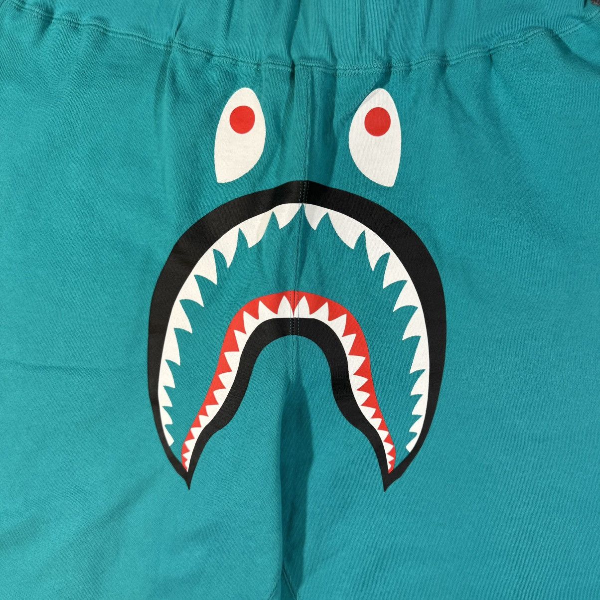 Bape Bape shark sweat shorts teal Size US 34 / EU 50 - 2 Thumbnail