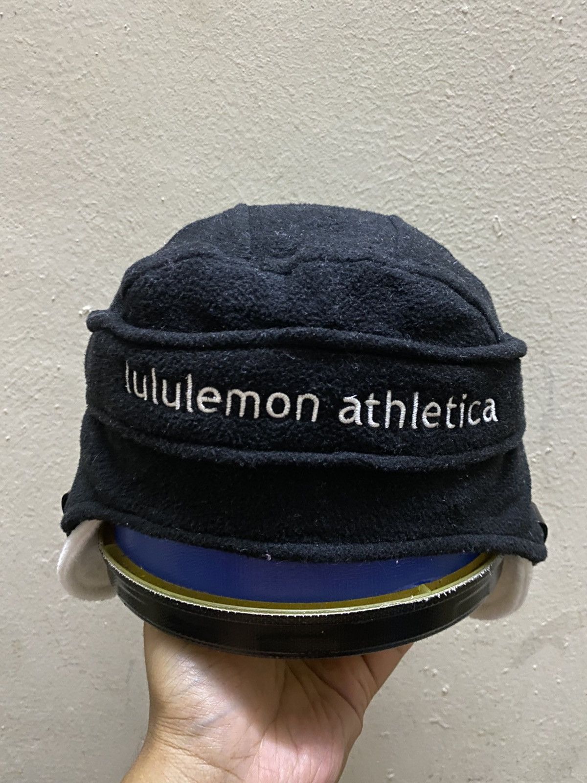 Lululemon Lululemon athletica Black Fleece Hockey Helmet Winter Hat Size ONE SIZE - 1 Thumbnail