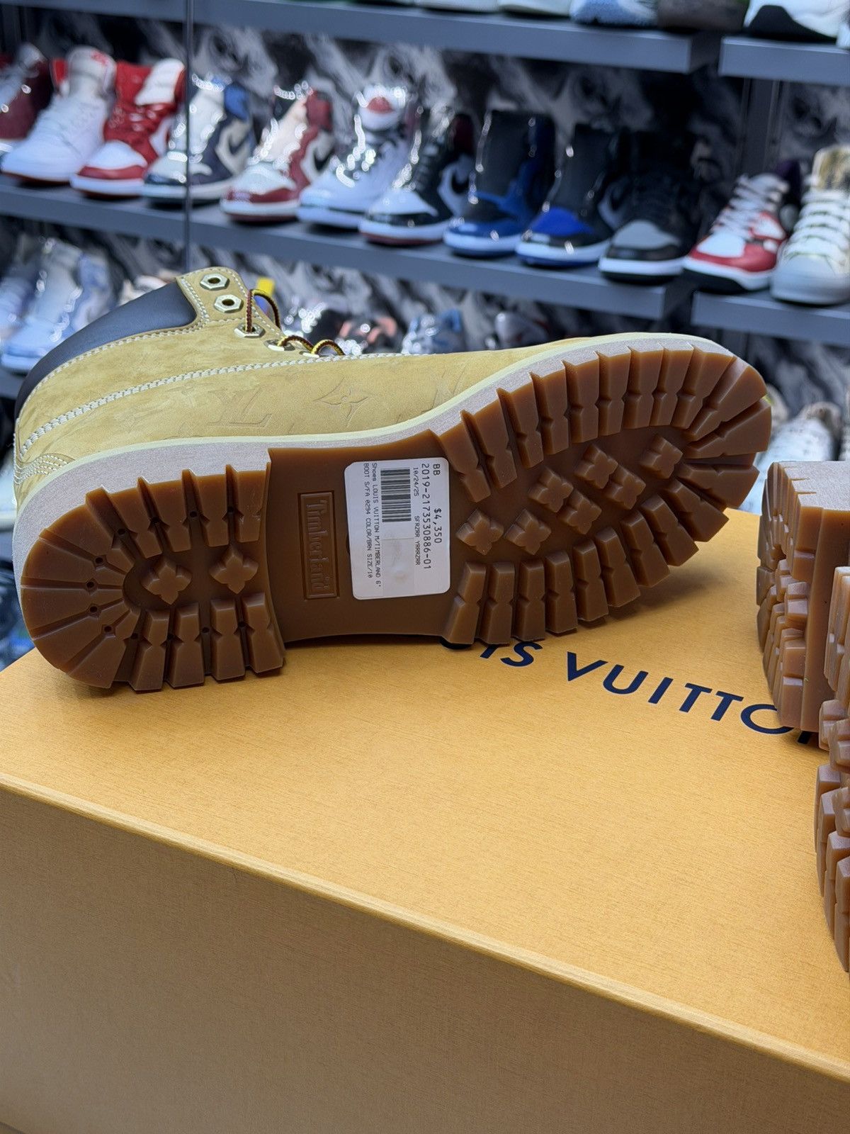 Louis Vuitton Louis Vuitton x Timberland Ankle Boots Size US 10 / EU 43 - 11 Thumbnail