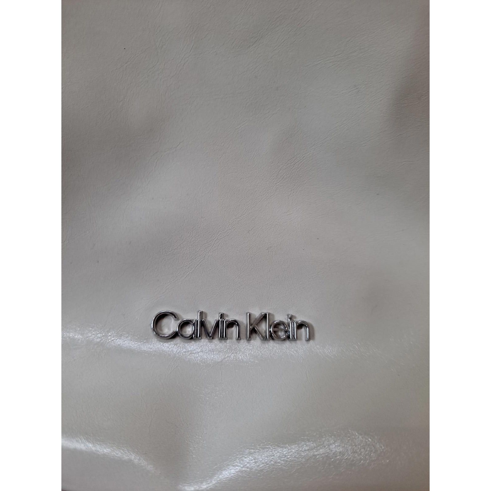 Calvin Klein Calvin Klein Hana Shiny White Faux Leather Shoulder Bag/Tote Size ONE SIZE - 7 Thumbnail