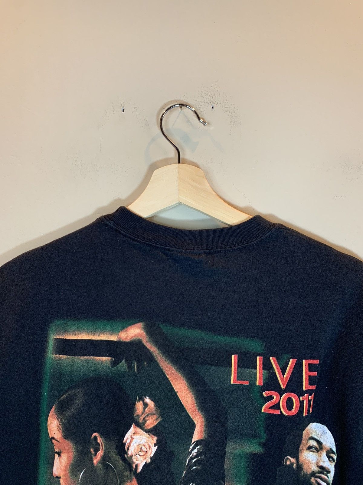 Band Tees *RARE* Vintage Sade Live Concert John Legend 2011 Tour Shirt Size US M / EU 48-50 / 2 - 6 Thumbnail