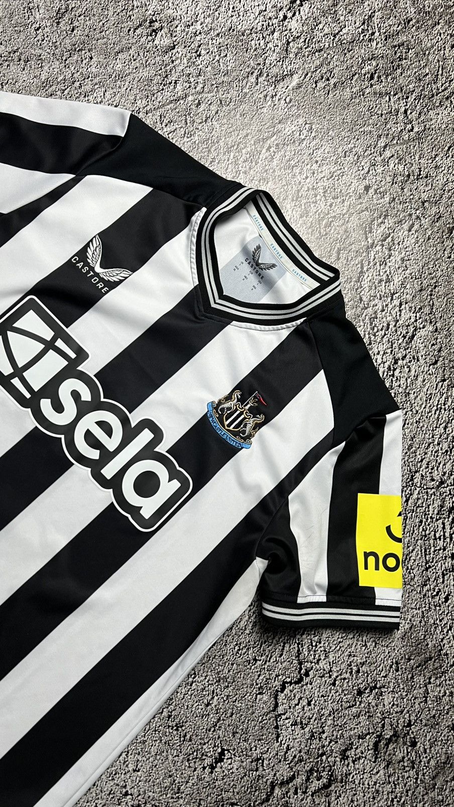 Castore Castore Newcastle United jersey Size US L / EU 52-54 / 3 - 2 Thumbnail