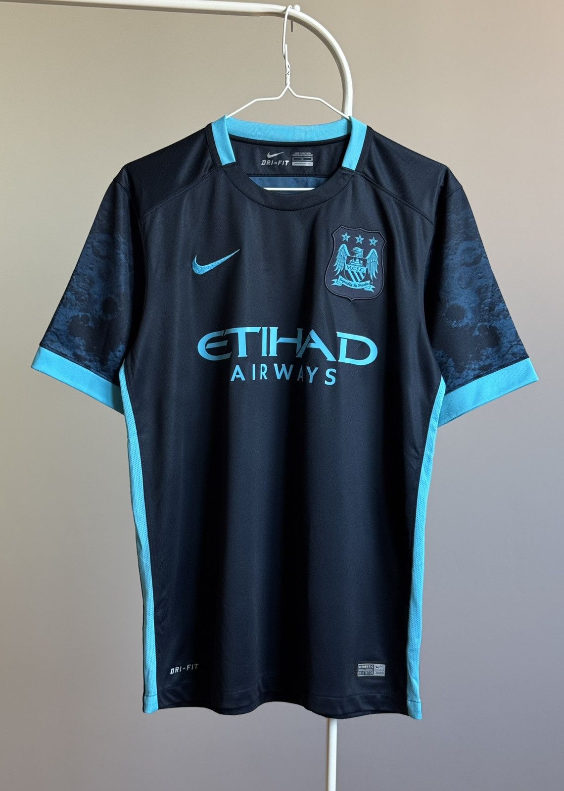 Vintage Manchester City Nike Jersey T-shirt 2015 2016 Size US M / EU 48-50 / 2 - 2 Thumbnail