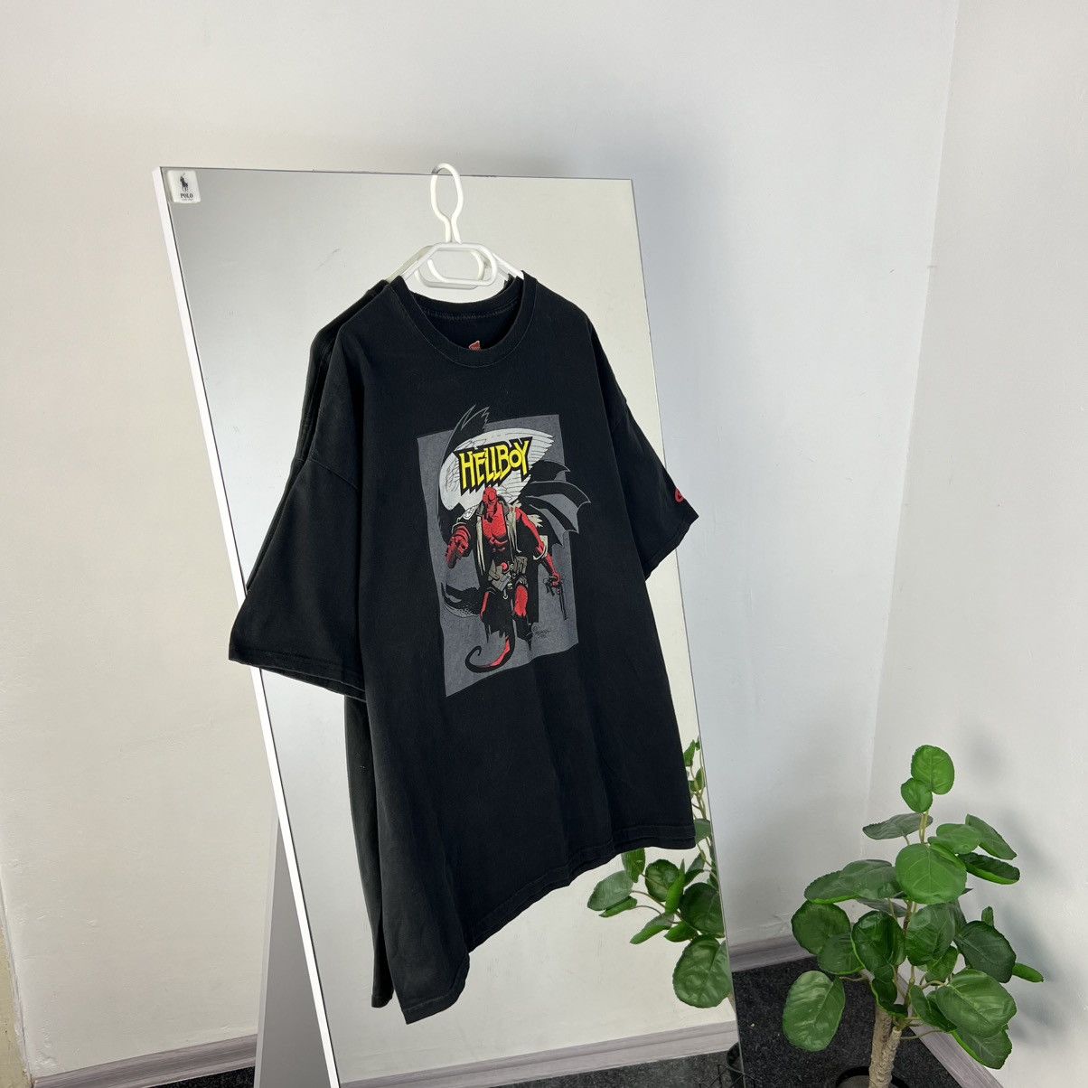 Band Tees Vintage Y2K Hellboy Boxy Logo Oversized Movie T-Shirt Size US XXL / EU 58 / 5 - 1 Thumbnail