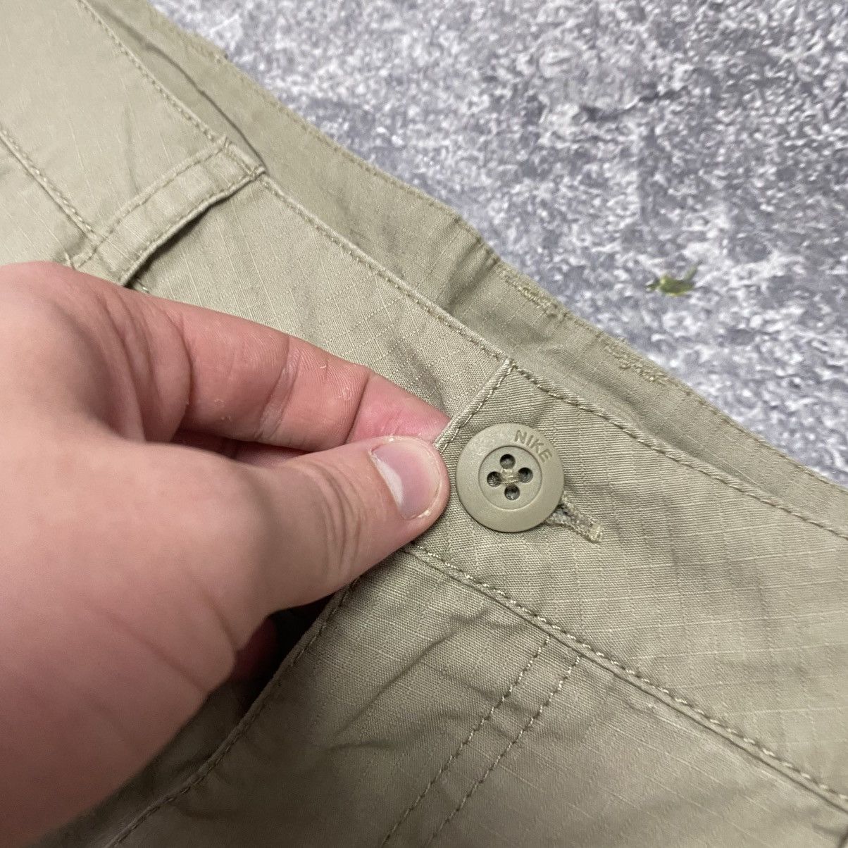 Nike Vintage Nike Cargo Small Logo Streetwear y2k shorts Size US 34 / EU 50 - 6 Thumbnail