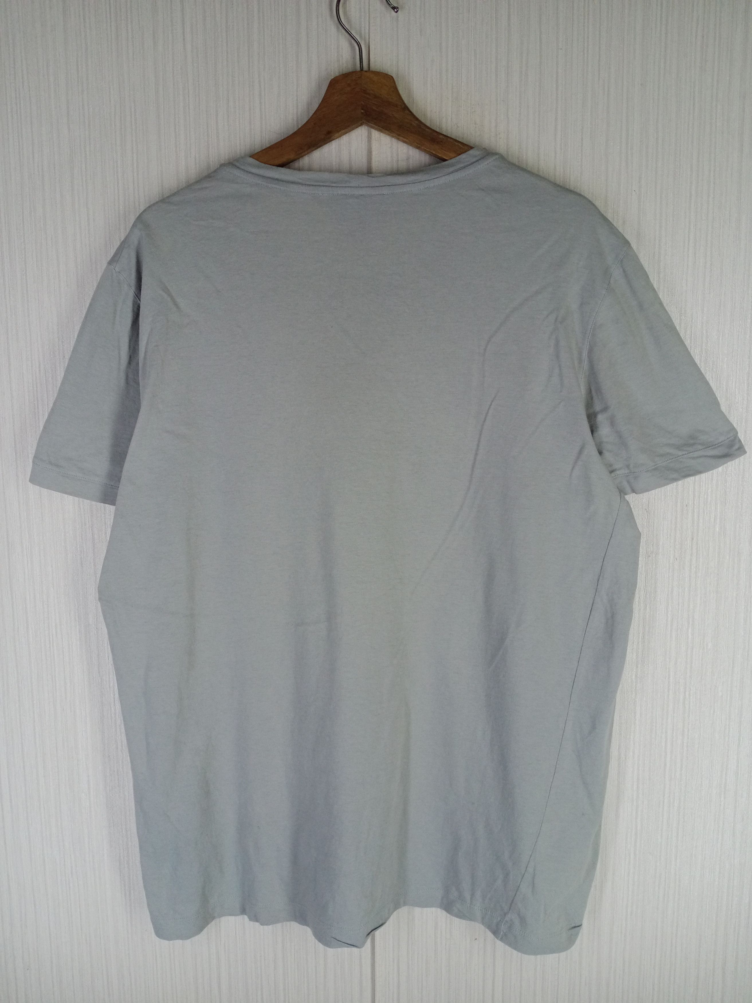 Emporio Armani × Giorgio Armani Rare Vintage Giorgio Armani Tshirt Size L / US 10 / IT 46 - 9 Thumbnail
