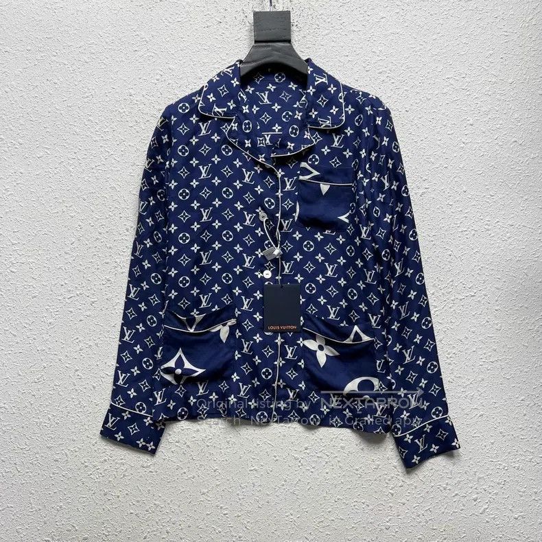 Louis Vuitton Louis Vuitton Silk full print presbyopic pajamas shirt Size XS / US 0-2 / IT 36-38 - 1 Thumbnail