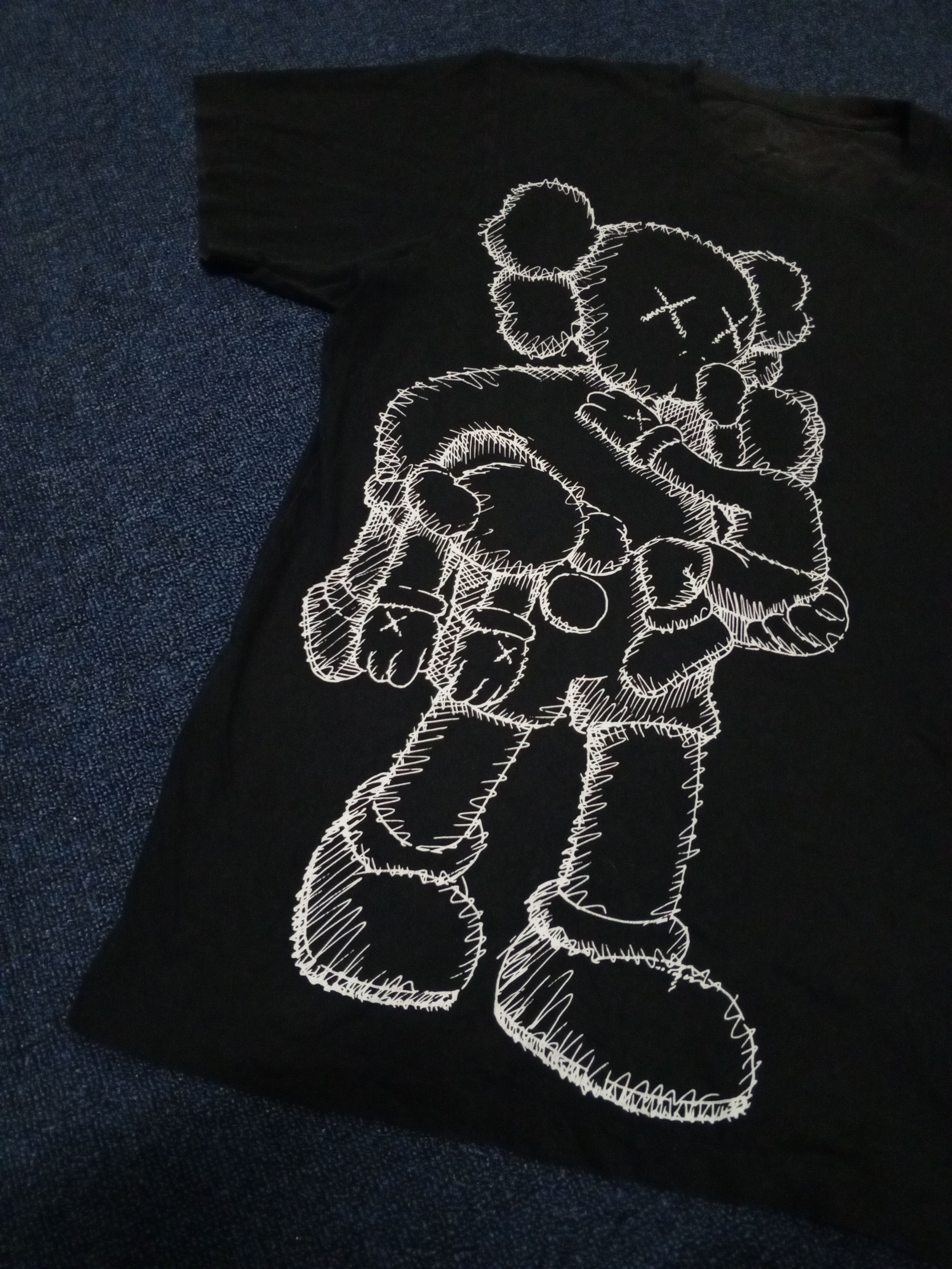 Kaws × Uniqlo UNIQLO❌KAWS BIG PHOTO TEE Size US L / EU 52-54 / 3 - 2 Thumbnail