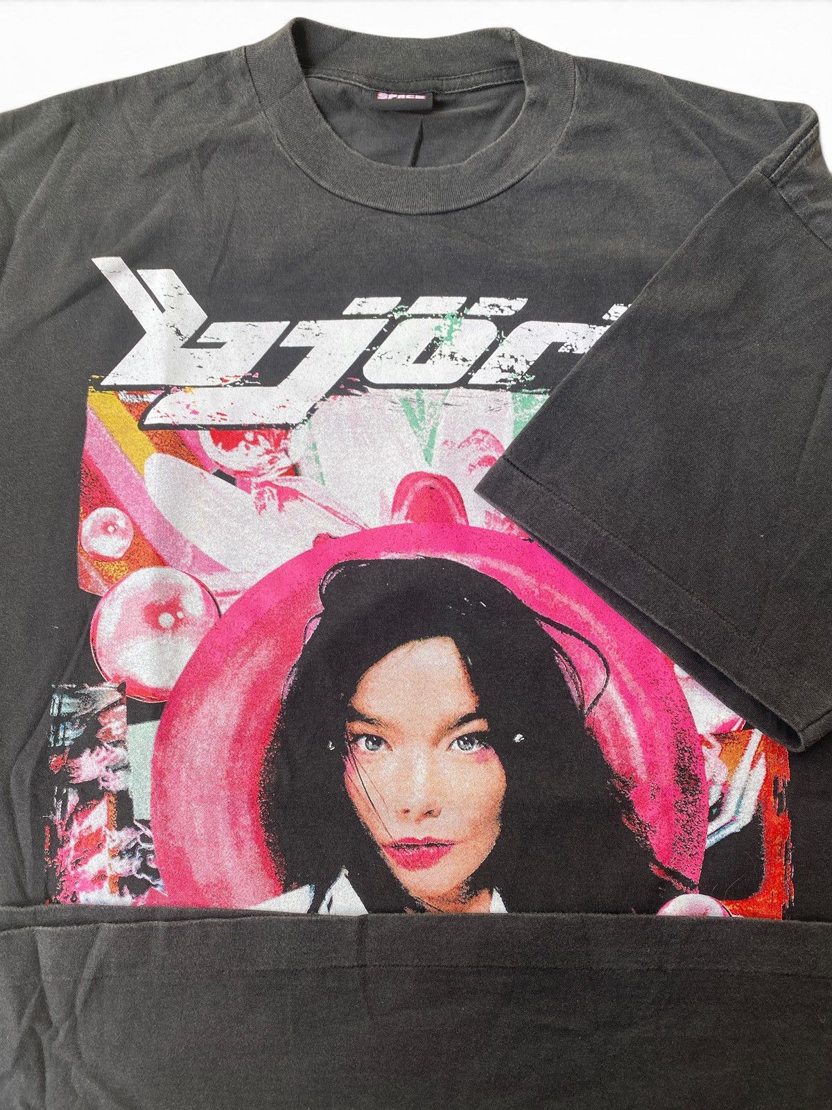 Japanese Brand Bootleg Bjork Post Album Singer Tee Size US XL / EU 56 / 4 - 5 Thumbnail