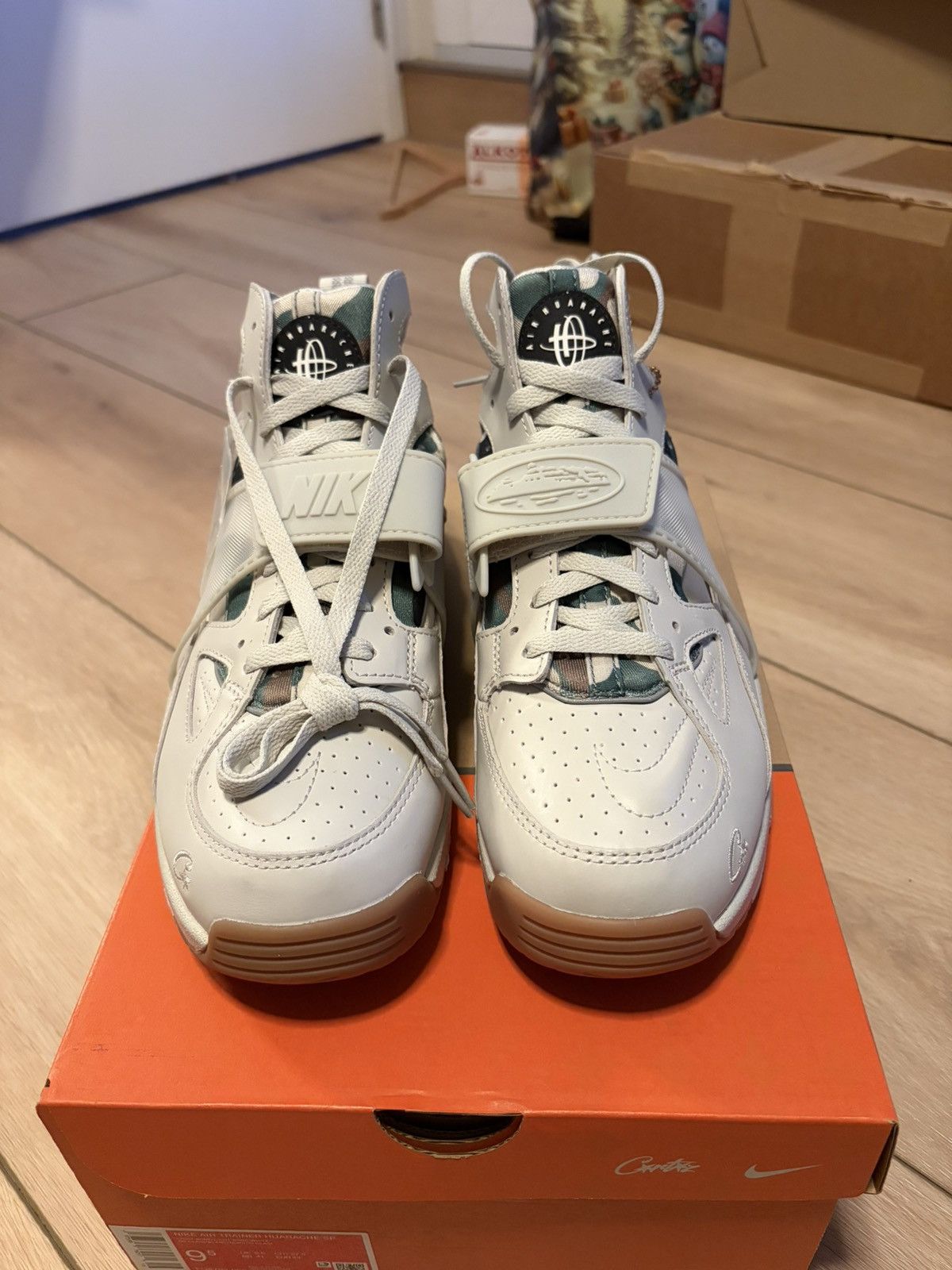 Corteiz × Nike Nike Air Trainer Huarache SP x Corteiz Size US 9.5 / EU 42-43 - 5 Thumbnail
