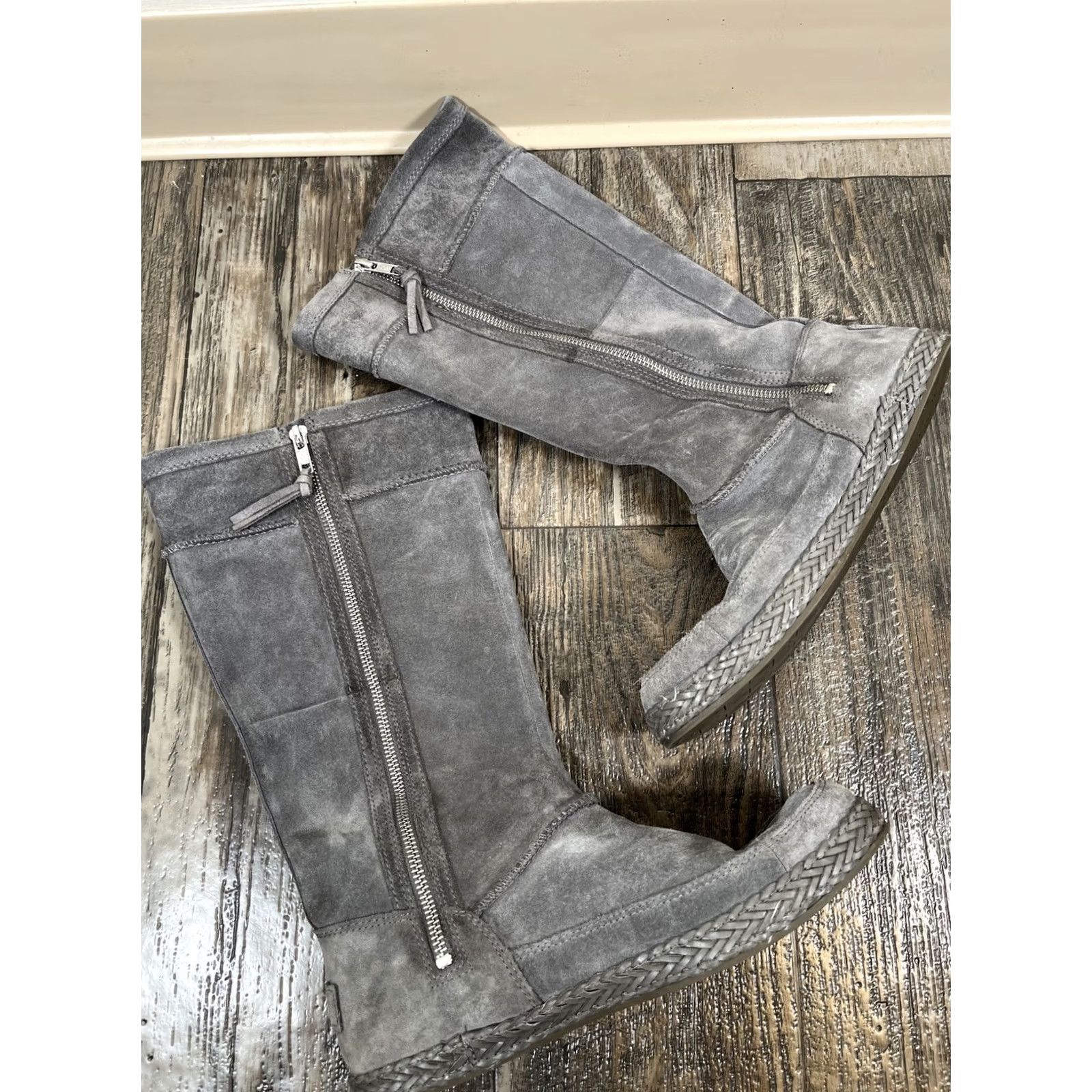 Ugg UGG Bootie Boots Suede Leather Gray 1106754 Womens Size 8.5 T Size US 9 / IT 39 - 3 Thumbnail