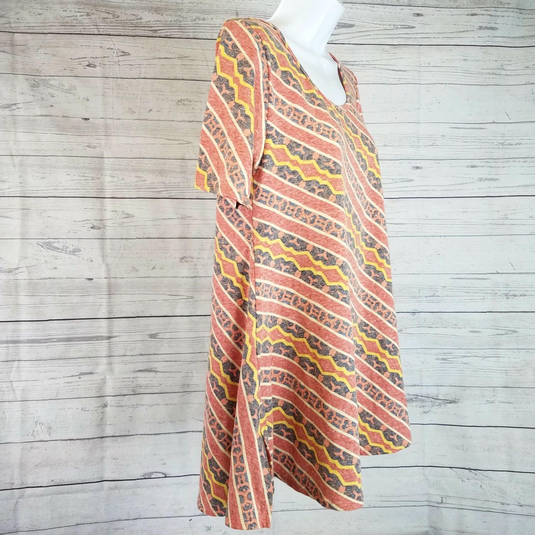 Vintage LuLaRoe Perfect T Shirt Womens Size S Small Red Yellow Striped Short Sleeve Cotton Blend Size 28" / US 6 / IT 42 - 3 Thumbnail