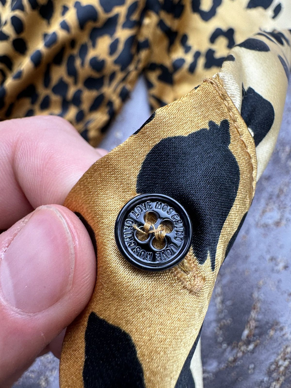 Love Moschino Love Moschino Vintage Leopard Blouse Size L / US 10 / IT 46 - 11 Thumbnail