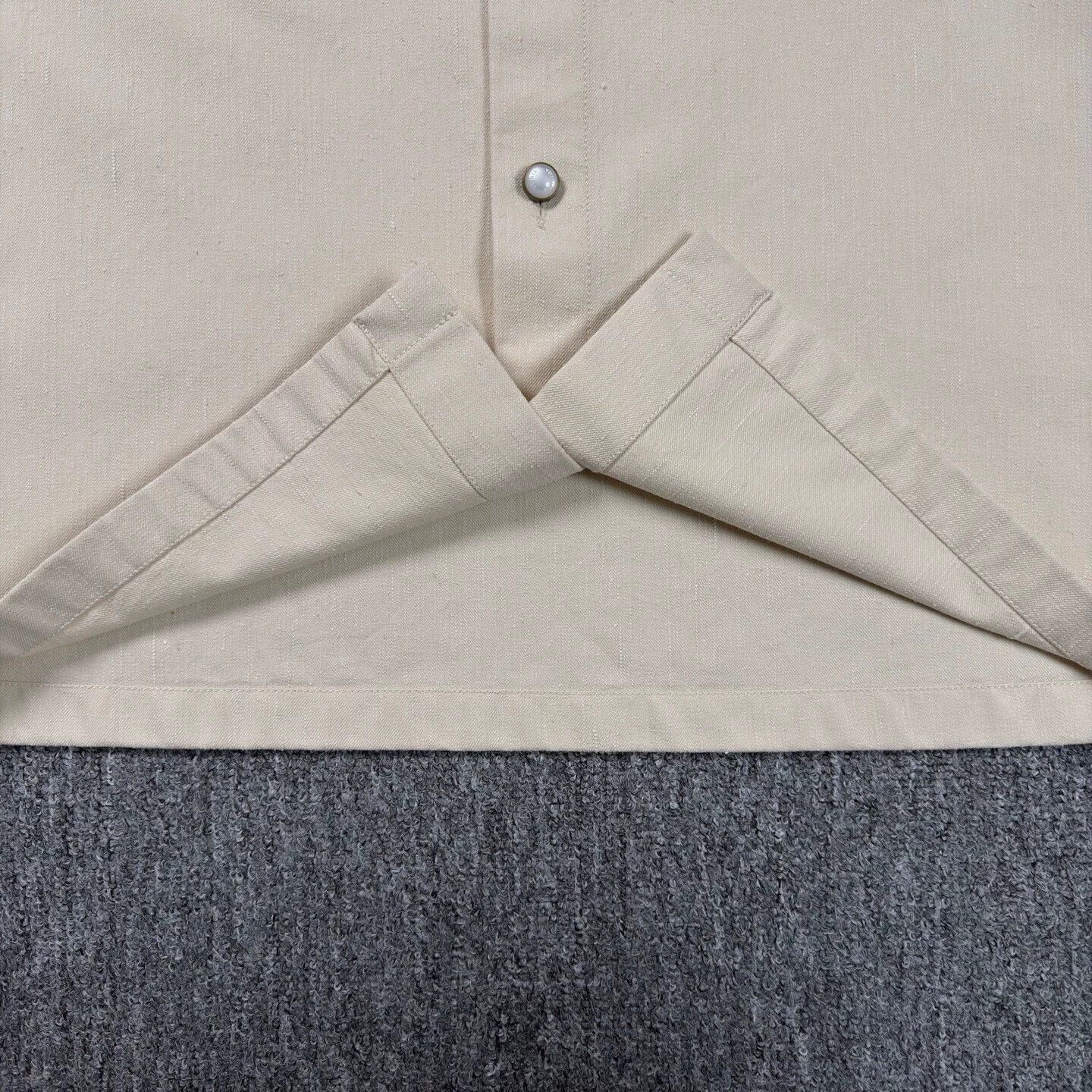 Louis Vuitton LV 25 Beige Leather Logo Short-Sleeve Shirt L Near New Size US L / EU 52-54 / 3 - 7 Thumbnail