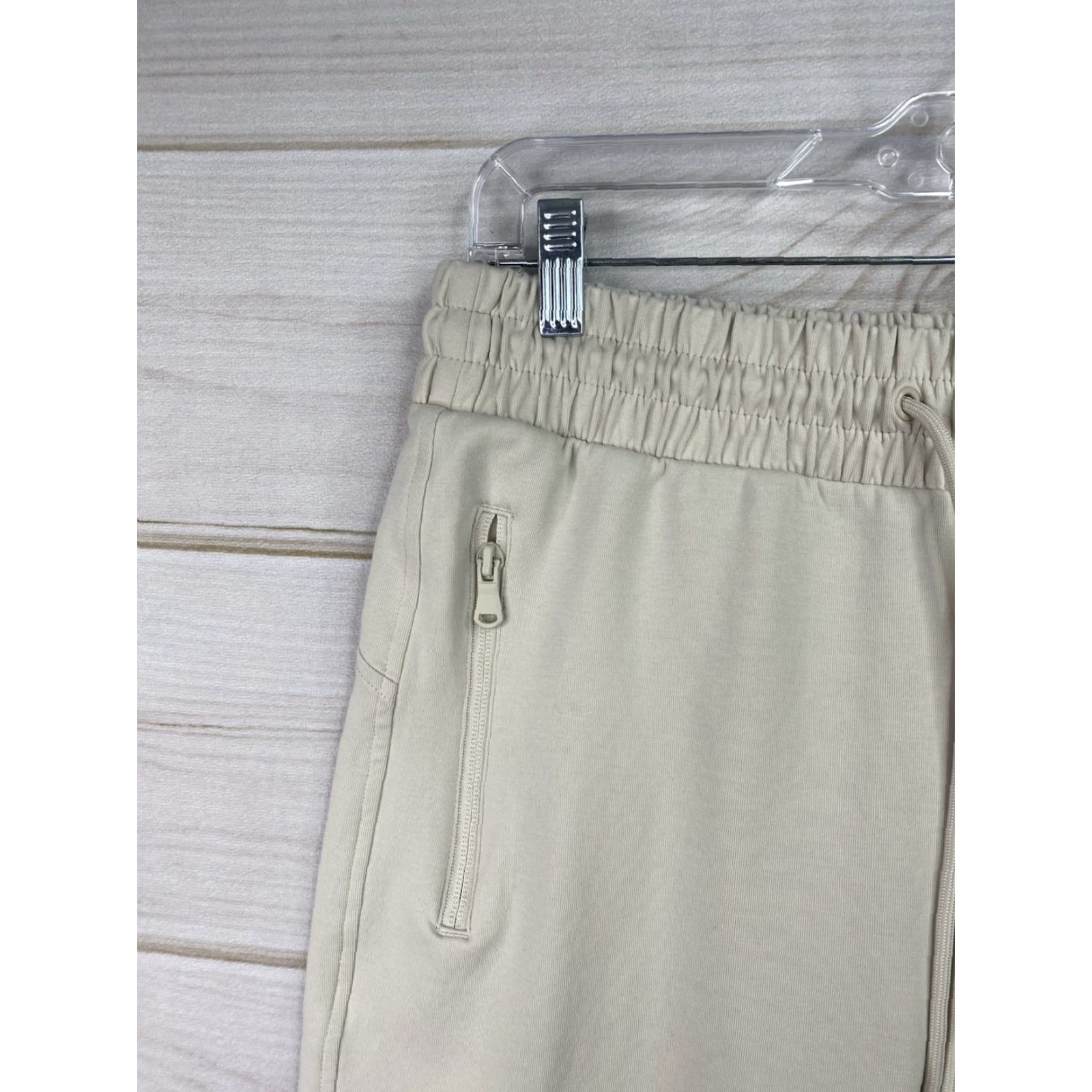 Old Navy Old Navy Active Pants M Beige High Rise Jogger Sweatpants Pockets Recycled Size 32" / US 10 / IT 46 - 2 Thumbnail