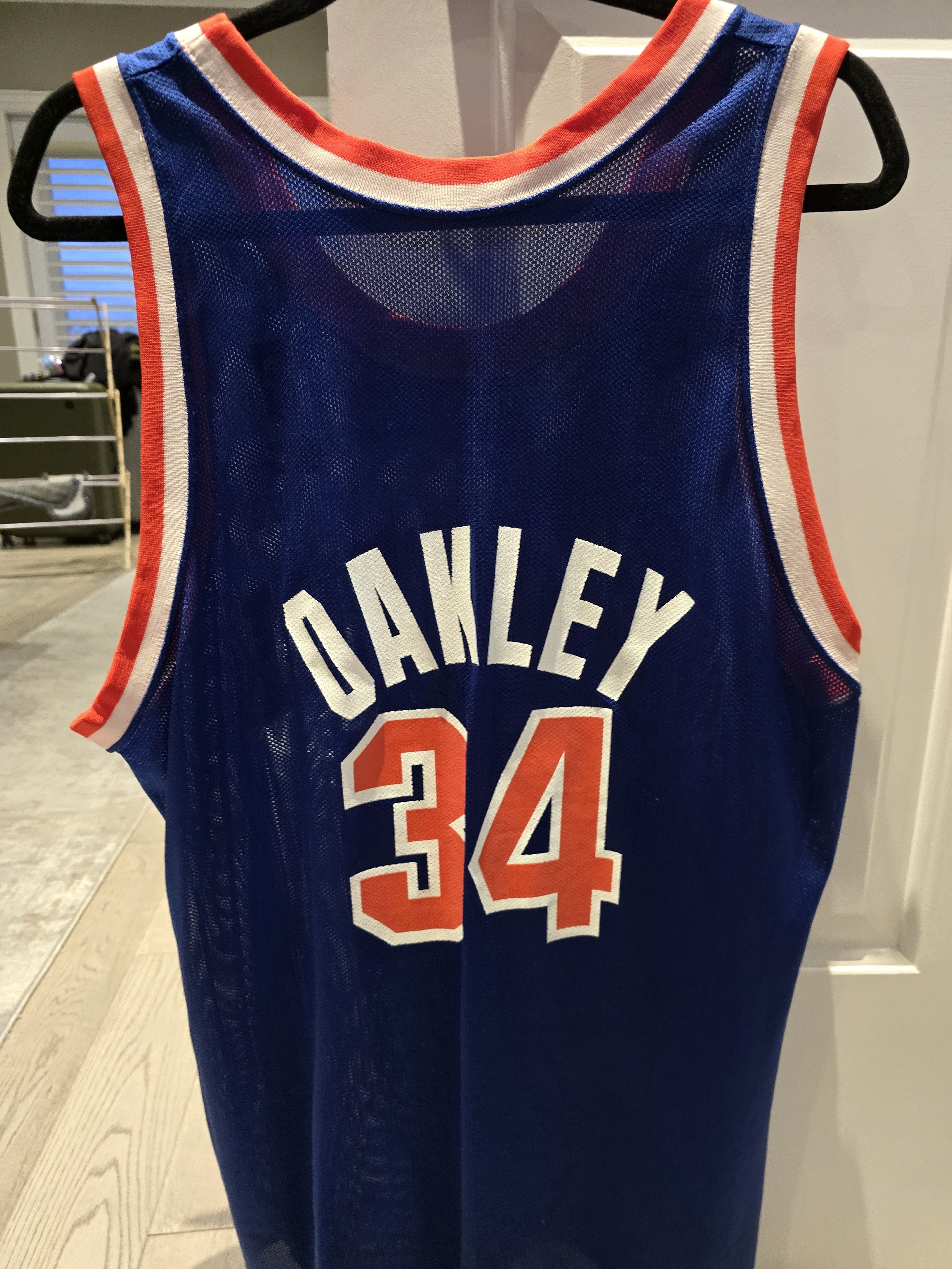 Champion Charles Oakley 1991 Authentic Champion jersey Size US M / EU 48-50 / 2 - 1 Thumbnail