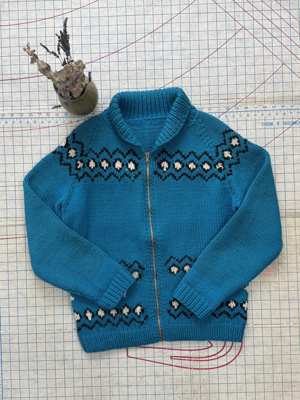 Vintage Vintage 60’s Patterned Cowichan Sweater Talon Zip Fits Med Size US M / EU 48-50 / 2 - 5 Thumbnail