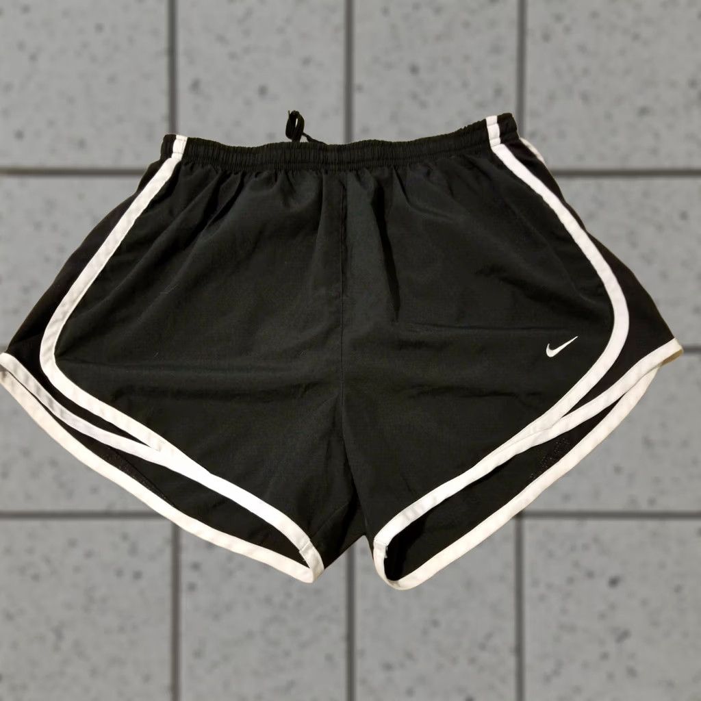 Nike Nike Womens Medium Black Athletic Gym Workout Shorts Size 32" / US 10 / IT 46 - 1 Thumbnail