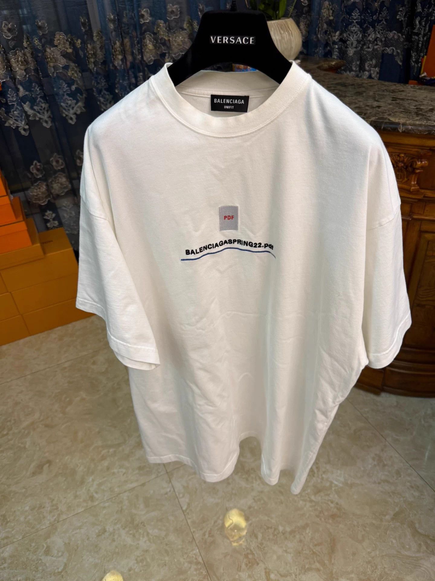 Balenciaga Balenciaga Oversized White Embroidered T-Shirt Size 2 Size US M / EU 48-50 / 2 - 1 Thumbnail