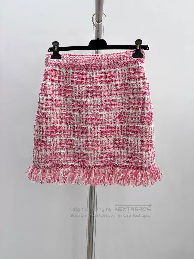 Chanel Chanel Pink tweed tassel skirt short skirt Size 25" / US 0 / IT 36 - 2 Thumbnail
