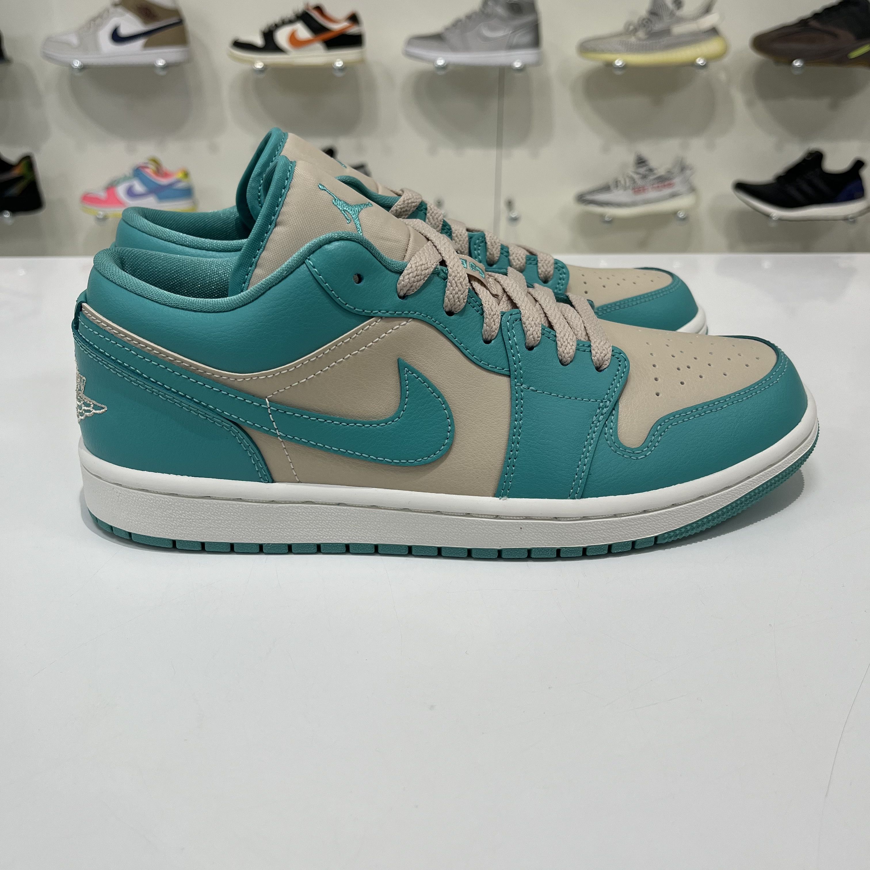 Nike Air Jordan 1 Low Tropical Teal (W) Size US 10 / IT 40 - 4 Thumbnail