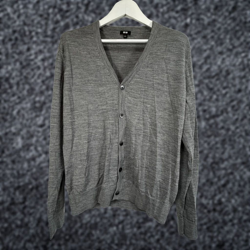 Uniqlo Uniqlo Mens Gray V-Neck Button-Up Cardigan Sweater Large Lightweight 100% Wool Size US L / EU 52-54 / 3 - 1 Thumbnail