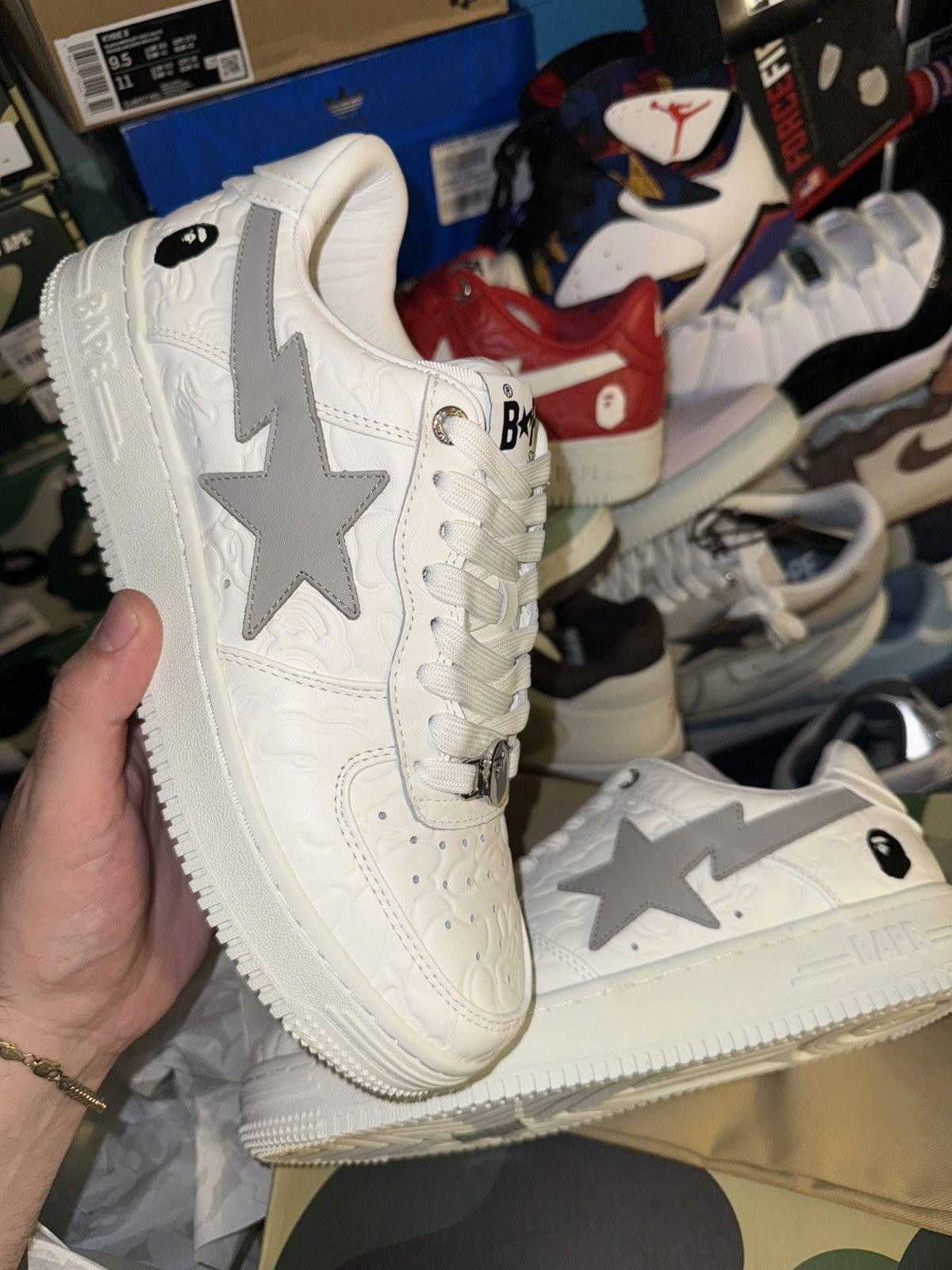 Bape White Bapestas size 8 Size US 12 / EU 45 - 1 Thumbnail