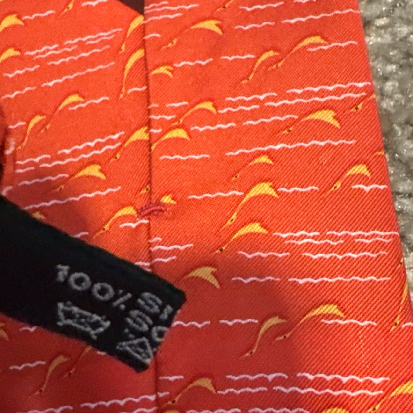 Salvatore Ferragamo VINTAGE Salvatore Ferragamo Bird Tie Red Silk Men Neck Tie Stork Heron Water 100% Silk Bird Theme Mens Size ONE SIZE - 8 Thumbnail