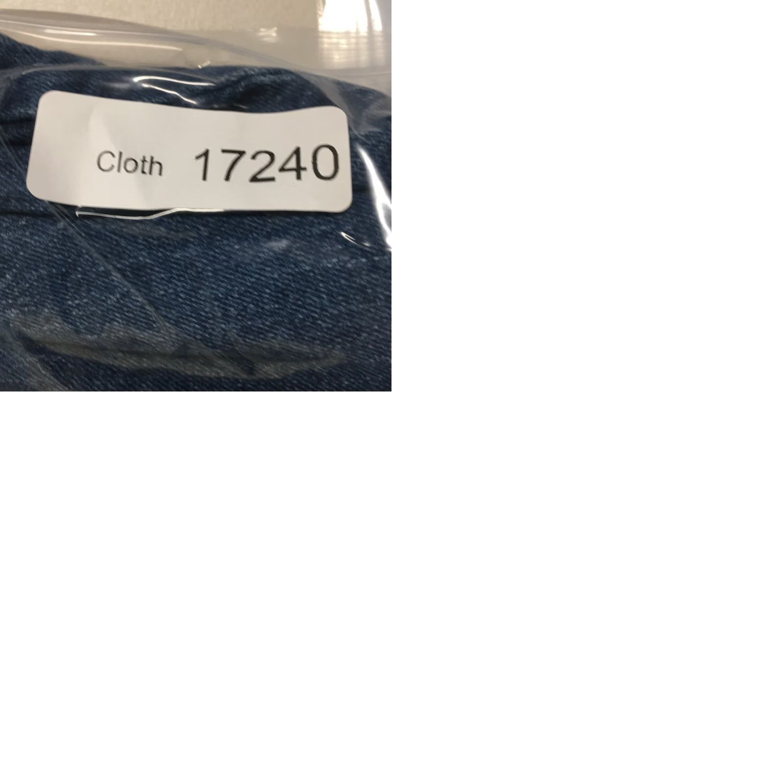 Vintage Universal Thread Capri Jeans Womens 24 Blue Denim Cut-off Buttons Jeans Capris Womens 24 Blue Den​im Size 42" / US 20 - 10 Thumbnail