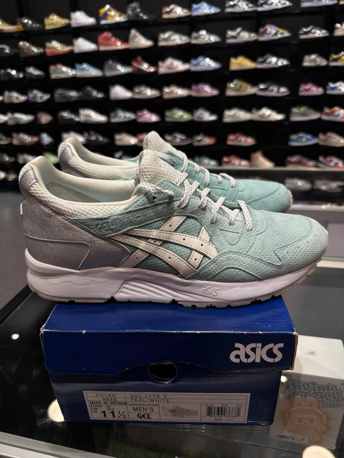 Asics Asics Gel Lyte V Kith Diamond Supply Co Ronnie Fieg 11.5 Size US 11.5 / EU 44-45 - 1 Thumbnail