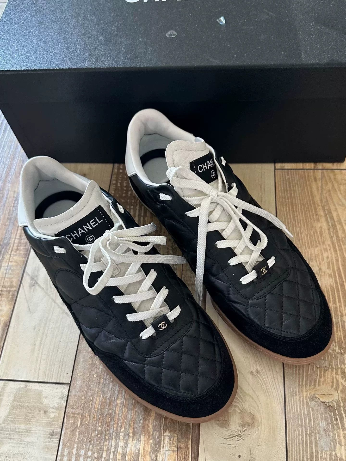 Chanel CHANEL Black Quilted Leather Low-Top Shoes Size US 9 / EU 42 - 1 Thumbnail