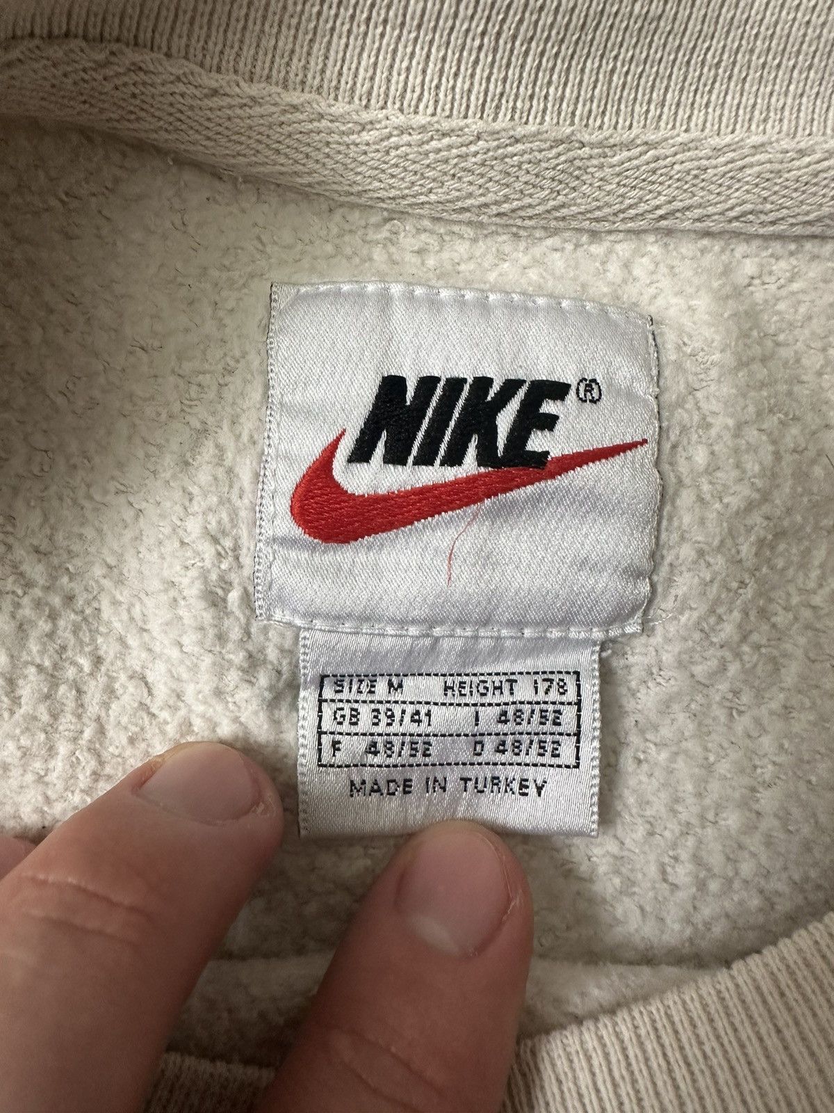 Nike Nike vintage 90s White Sweatshirt Big Blue Swoosh hype y2k Size US M / EU 48-50 / 2 - 4 Thumbnail