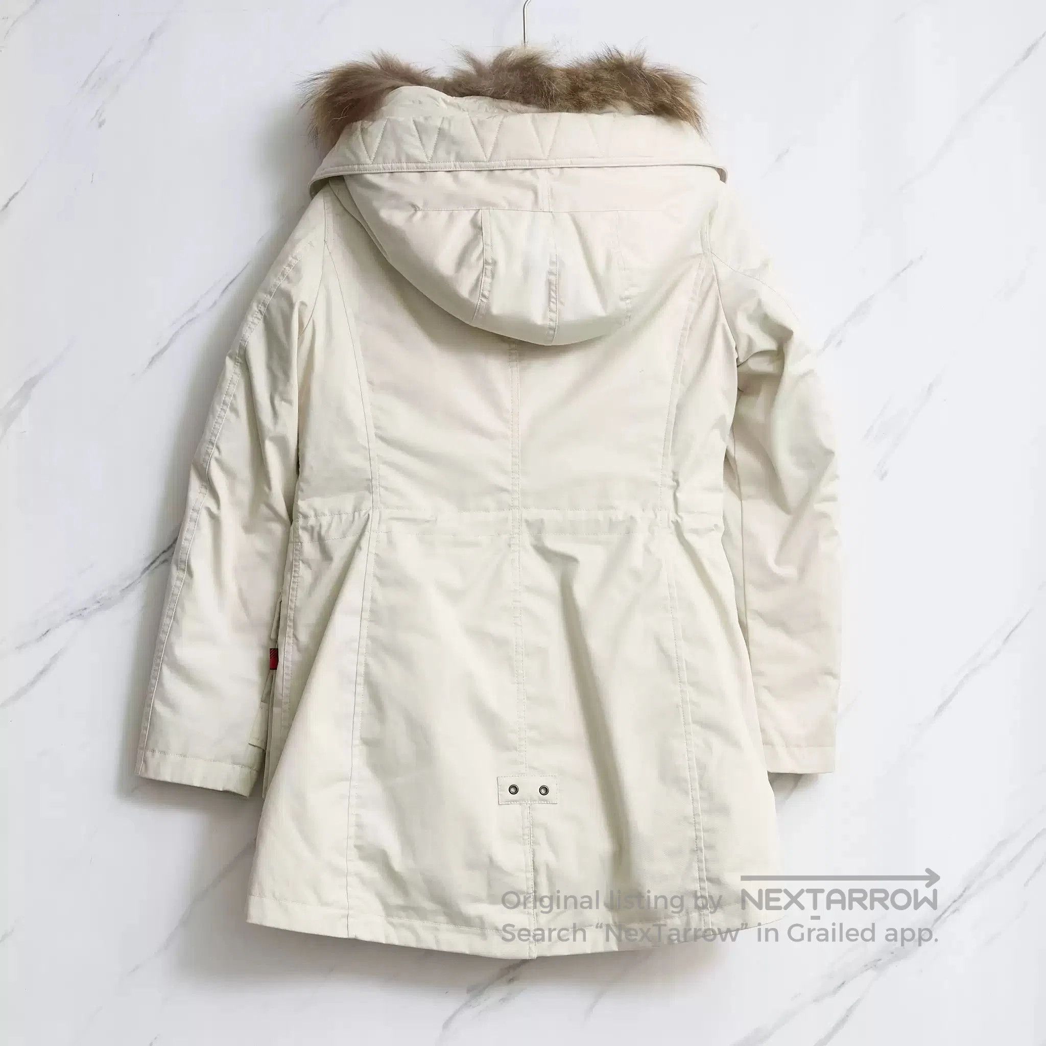 Woolrich Woolen Mills Woolrich Women's Detachable Fur Collar Down Jacket. Size M / US 6-8 / IT 42-44 - 4 Thumbnail