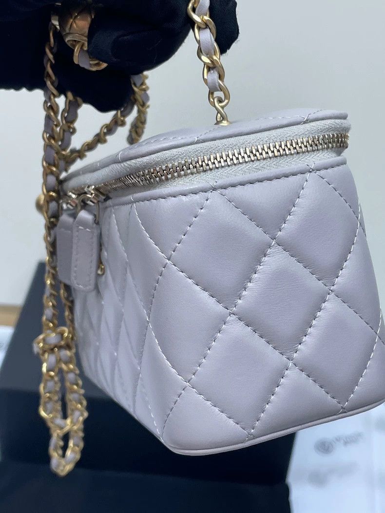 Chanel Chanel Gray Chain Strap Zip Bag -2505 Size ONE SIZE - 4 Thumbnail