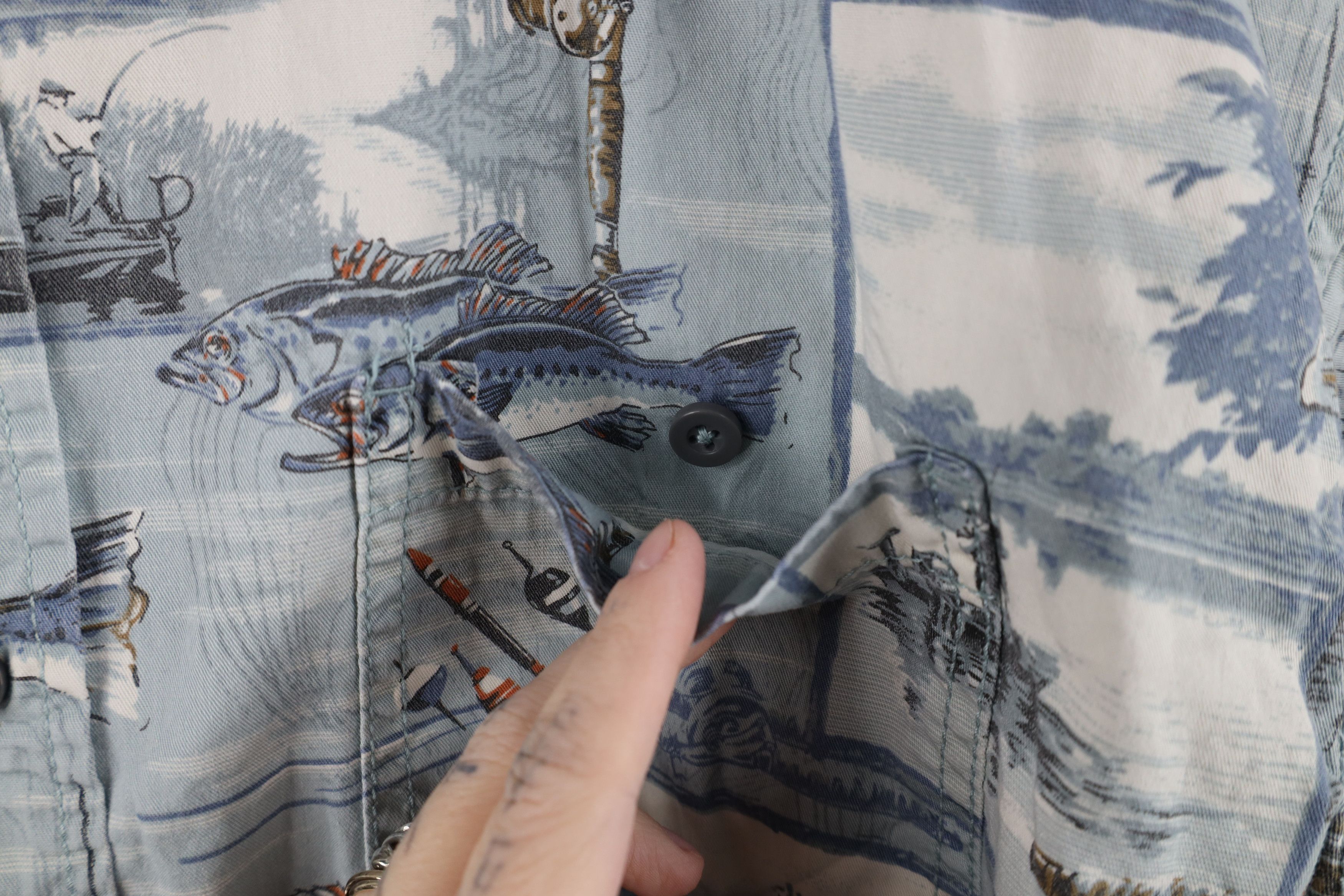 Vintage Vintage 90s Y2K Streetwear All Over Print Button Shirt Size US XL / EU 56 / 4 - 4 Thumbnail
