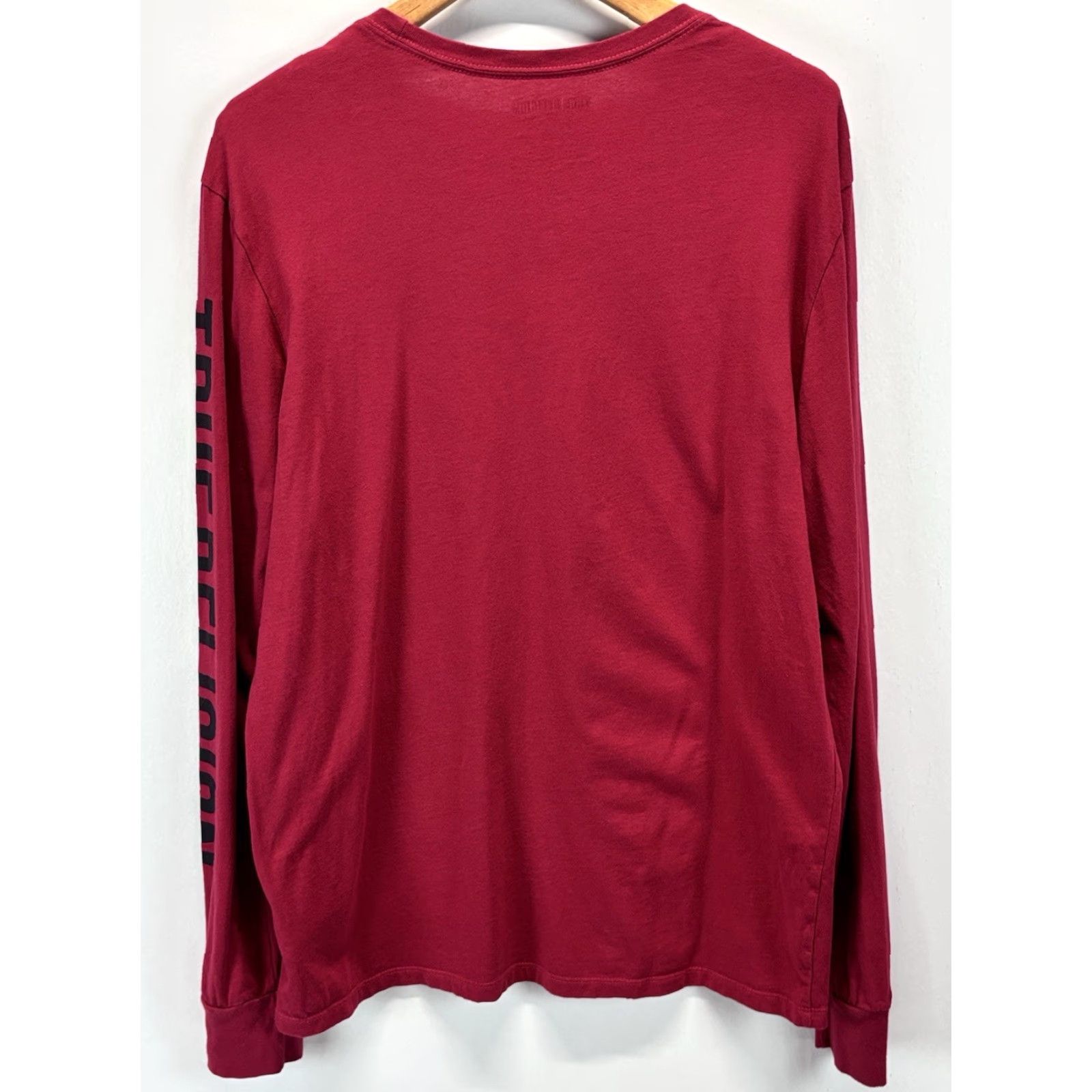 True Religion VINTAGE True Religion World Tour Shirt XL Men Red Graphic Long Sleeve Crew Neck Streetwear Size XL Mens Size US XL / EU 56 / 4 - 4 Thumbnail