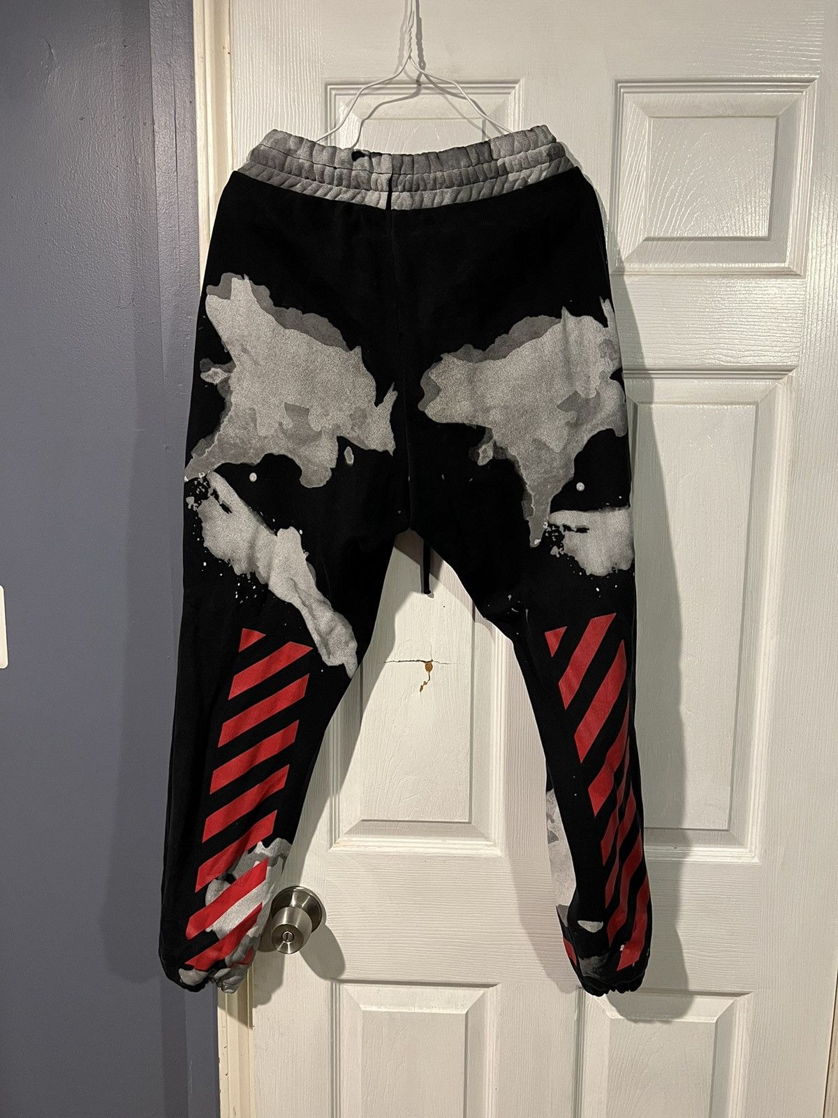 Off-White White splotch sweatpants Size US 31 - 2 Thumbnail