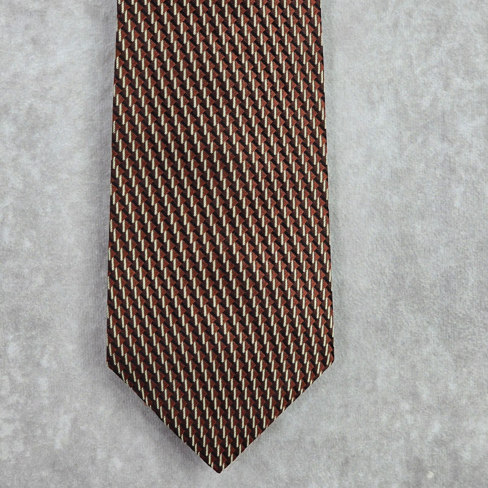 Geoffrey Beene Geoffrey Beene Brown 100% Silk Men's Neck Tie NWOT Size 30 - 1 Thumbnail