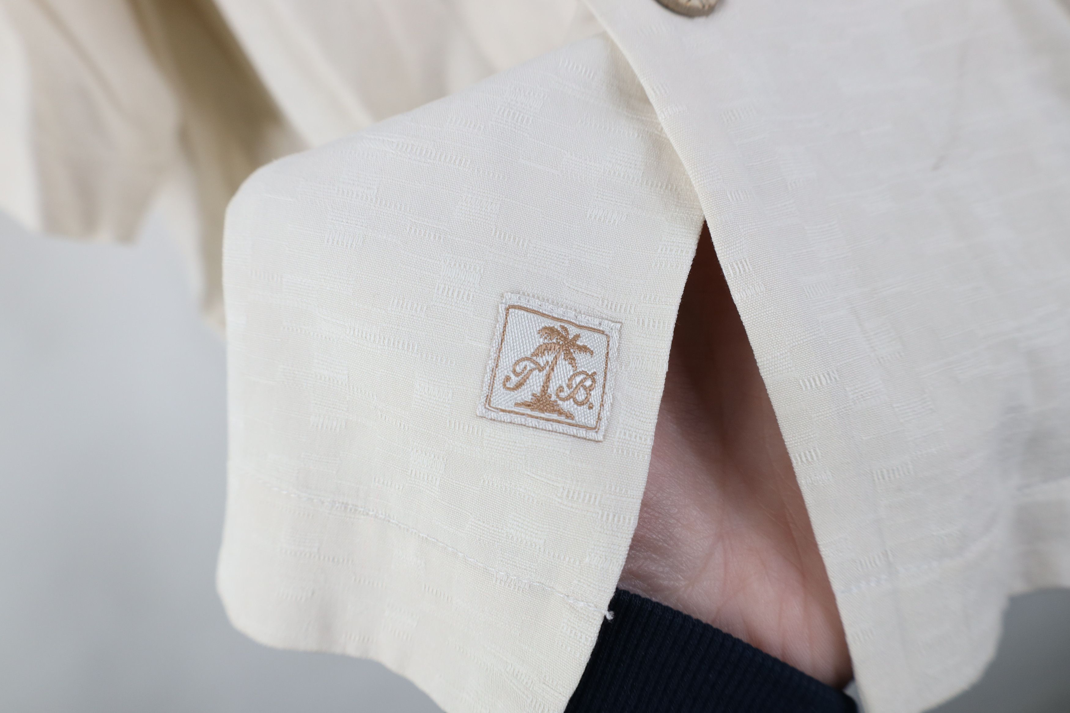 Tommy Bahama Vintage Y2K Tommy Bahama Looped Collar Button Shirt Cream Size US XL / EU 56 / 4 - 7 Thumbnail