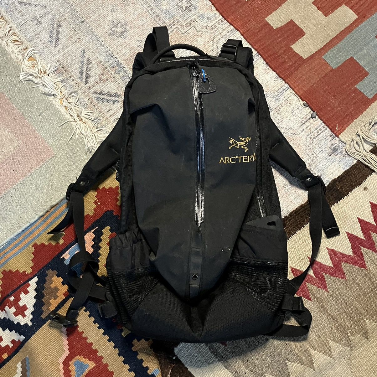 Pre-owned Arcteryx X Vintage 00s Arc'teryx Arro 22 Black Backpack