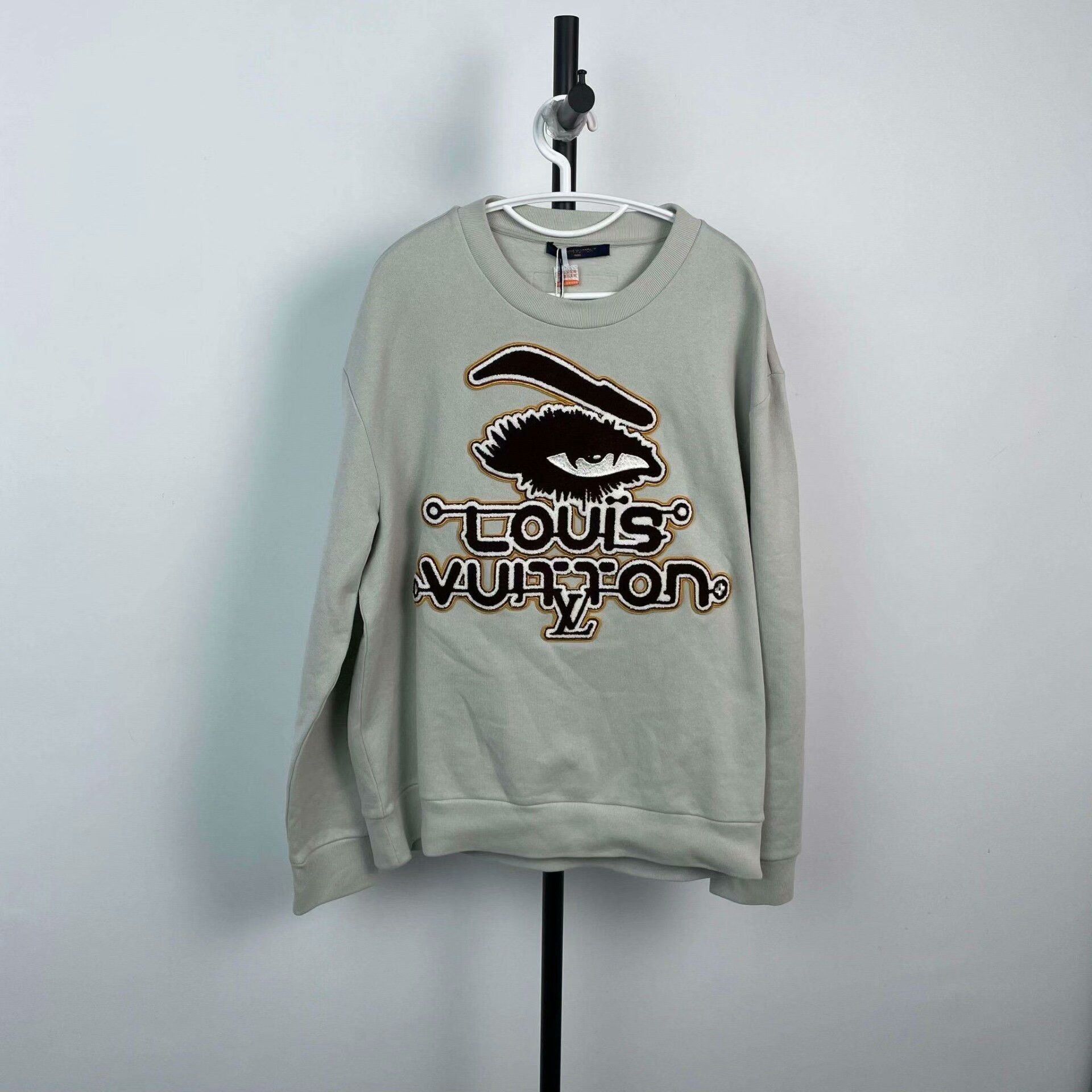 Louis Vuitton Louis Vuitton Eye Embroidery Sweatshirt XXL Size US XXL / EU 58 / 5 - 1 Thumbnail