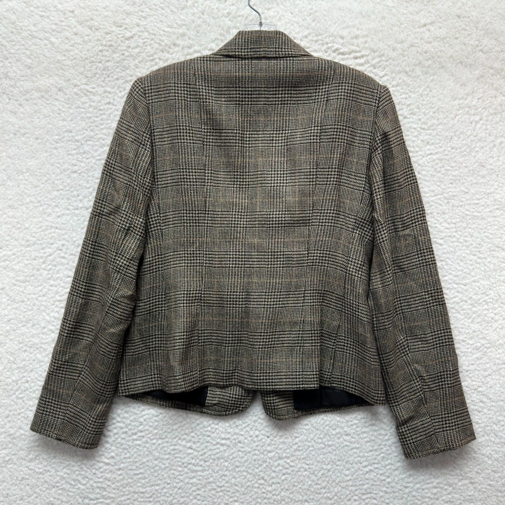 Jones New York VINTAGE Jones New York Blazer Women 4 Wool Blend Beige Houndstooth Plaid Blazer Barons Academia Tan Beige Mens Womens Girls Boys Size S / US 4 / IT 40 - 2 Thumbnail