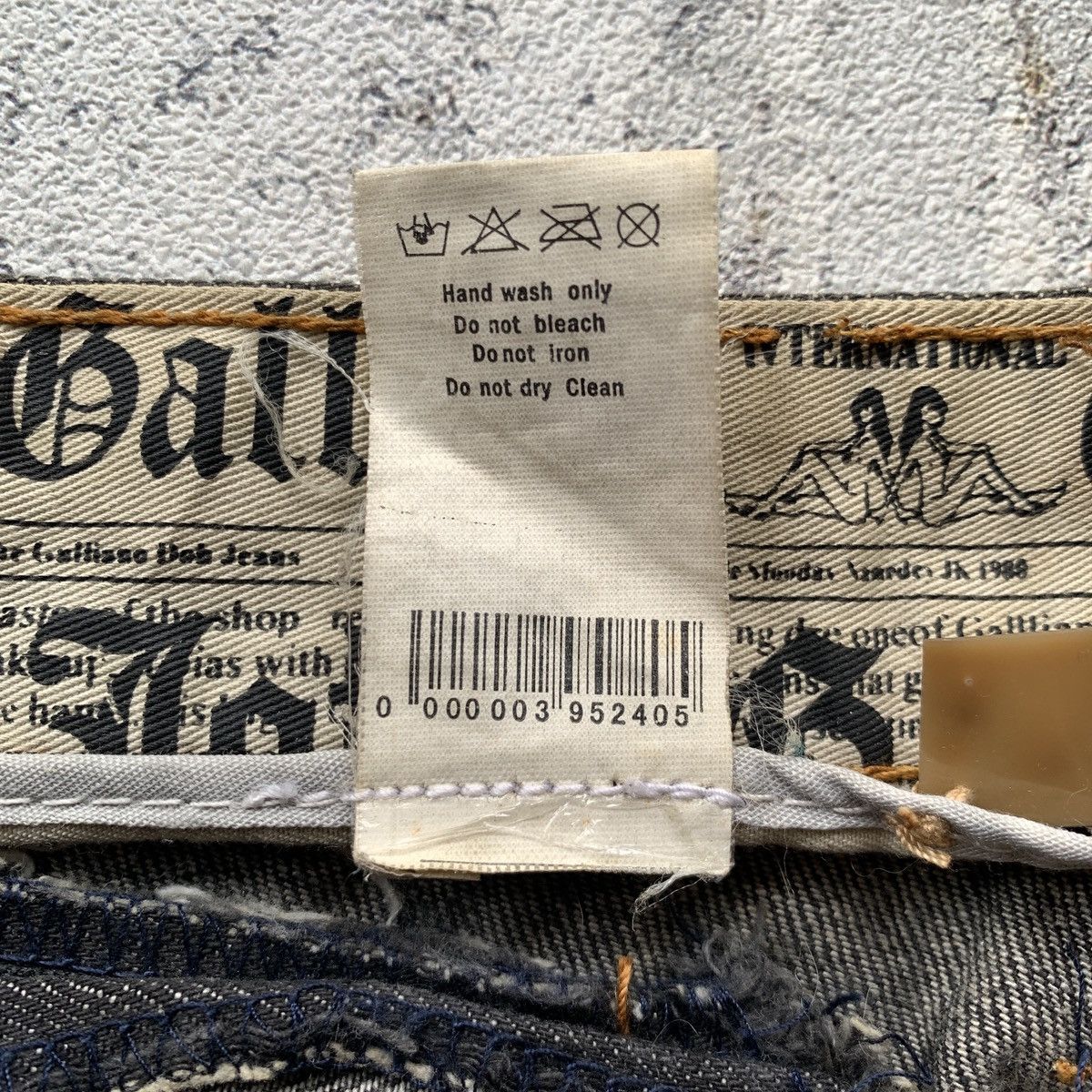 Japanese Brand Vintage John Galliano Gazette Newspaper Denim Pants Designer Size US 34 / EU 50 - 8 Thumbnail