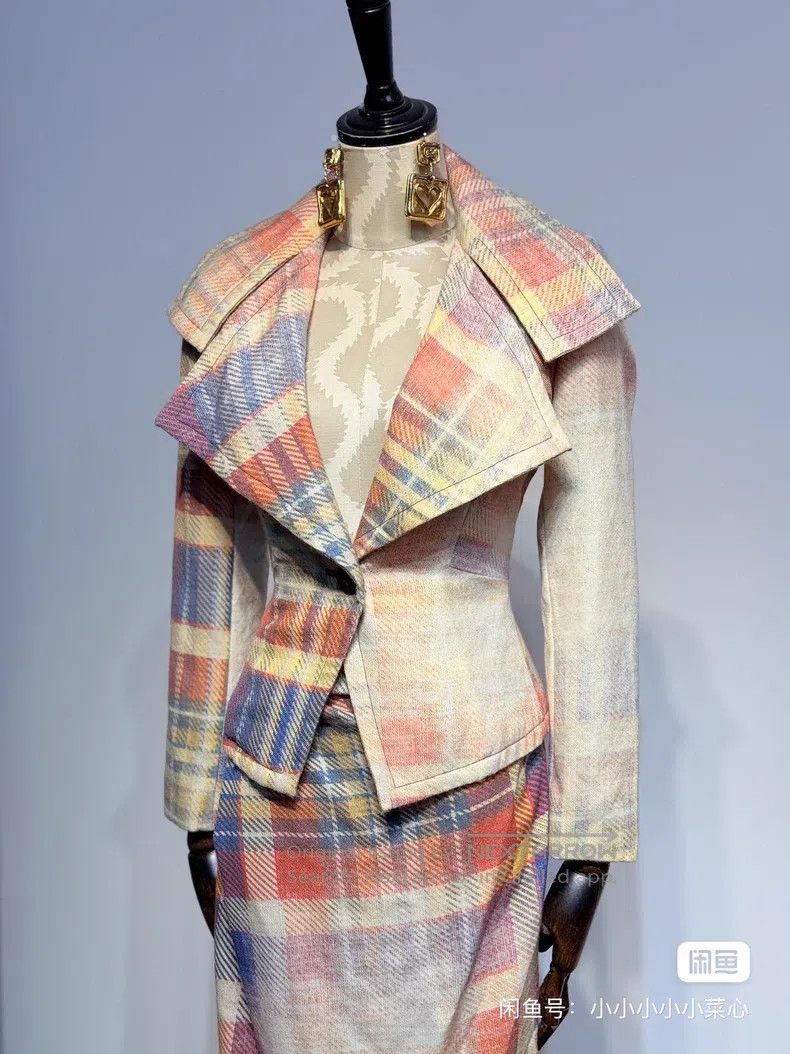 Vivienne Westwood Vivienne Westwood Vintage second-hand set, faded and worn Size XS / US 0-2 / IT 36-38 - 7 Thumbnail
