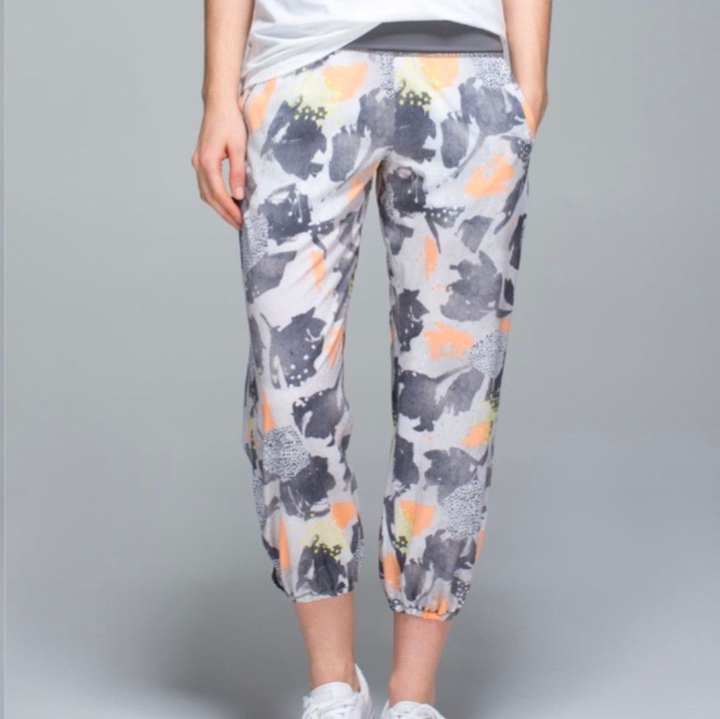 Lululemon Lululemon Om PantMini Art Pop White Multi / Slate size 8 Size 30" / US 8 / IT 44 - 2 Thumbnail