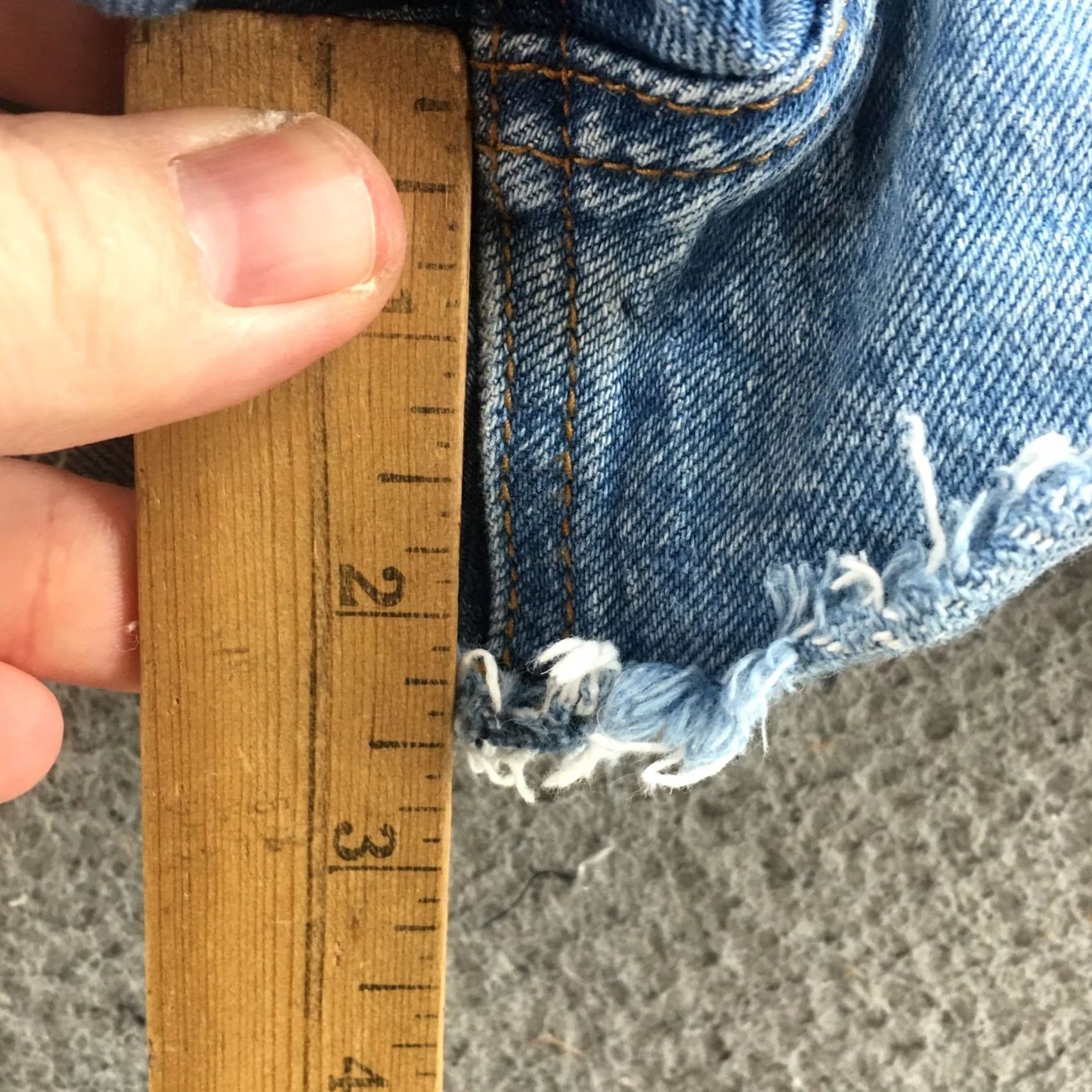 Abercrombie & Fitch Abercrombie & Fitch Mom Short Womens 26/2 Blue Denim Cotton Blend High Rise Distressed Zip Fly Denim Casual Womens Size 26" / US 2 / IT 38 - 6 Thumbnail