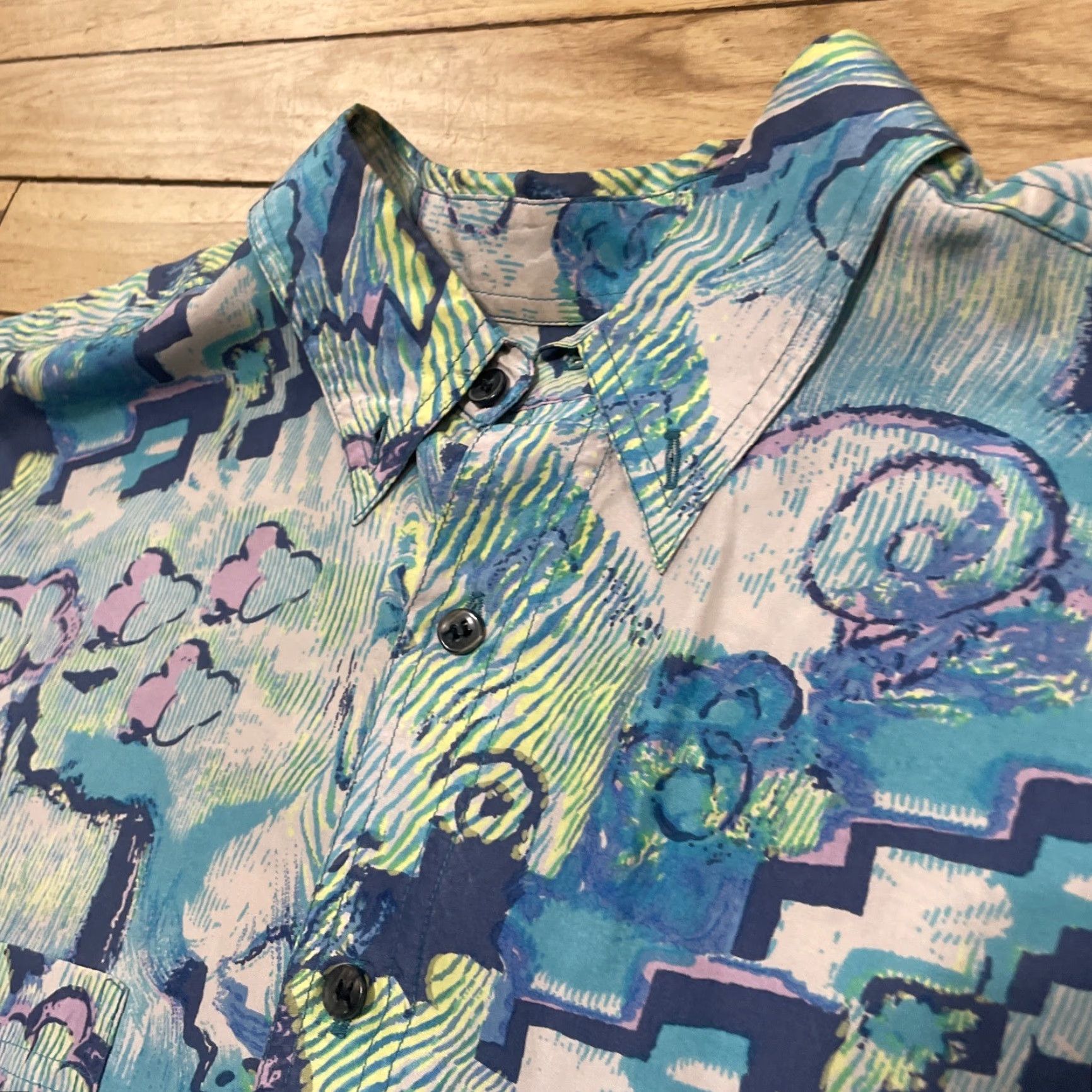 Vintage VINTAGE Michael's Fashions Hawaiian Silk Shirt Men L Turquoise Blue Green Geometric ShirtMens L, Turquoise Blue Green, Silk, Button-Up, Short Sleeve Size US L / EU 52-54 / 3 - 5 Thumbnail