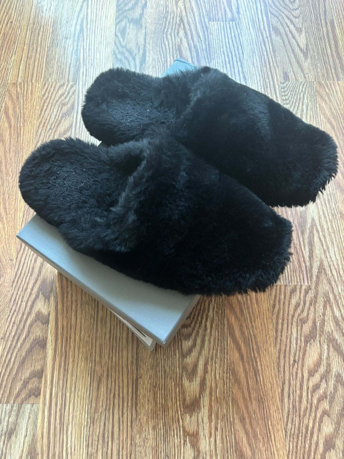 Balenciaga Balenciaga Faux Fur Slides Size US 8 / EU 41 - 4 Thumbnail