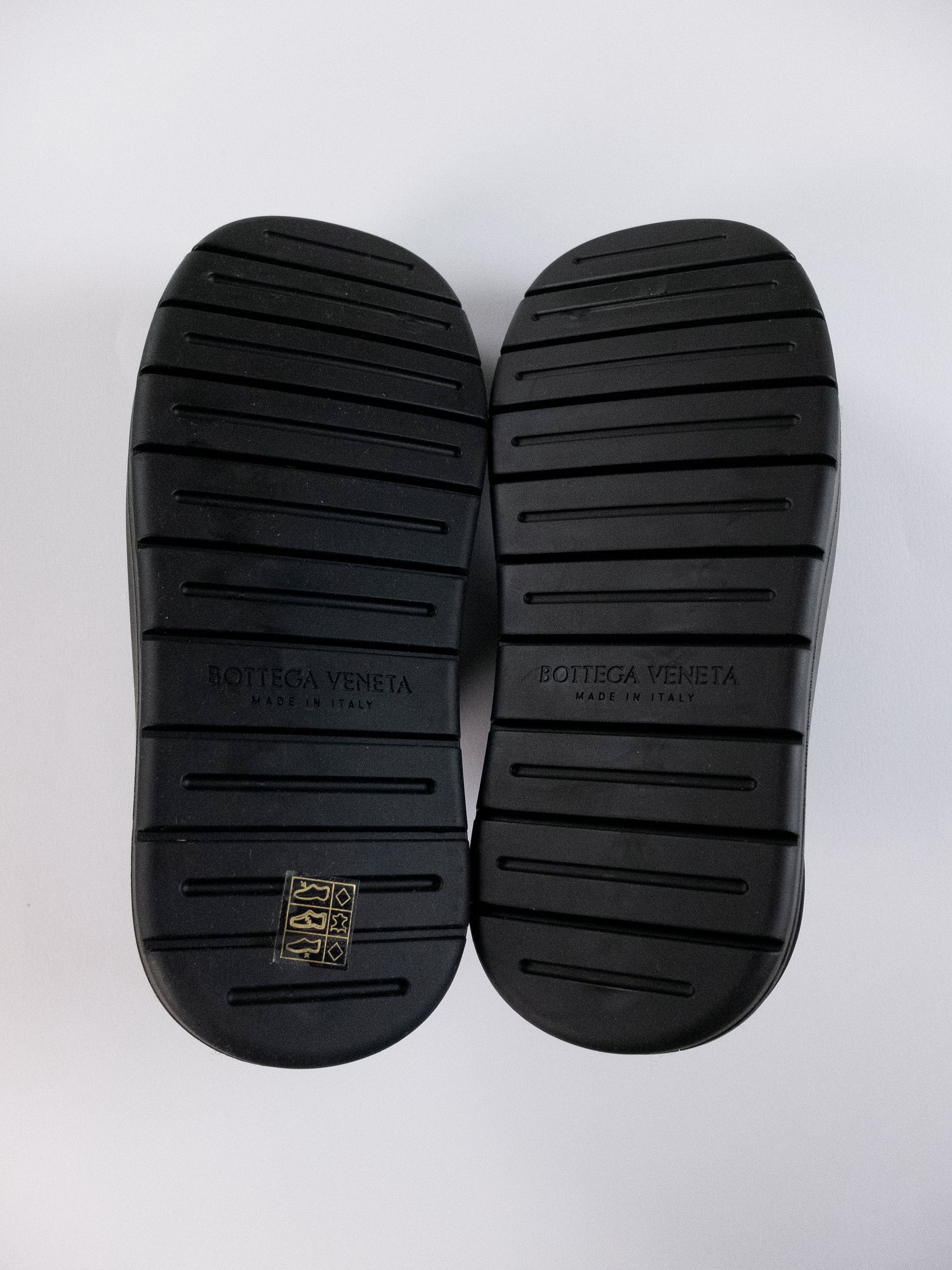 Bottega Veneta BOTTEGA VENETA Puddle black rubber shearling sandals 9 42 q Size US 9 / EU 42 - 7 Thumbnail